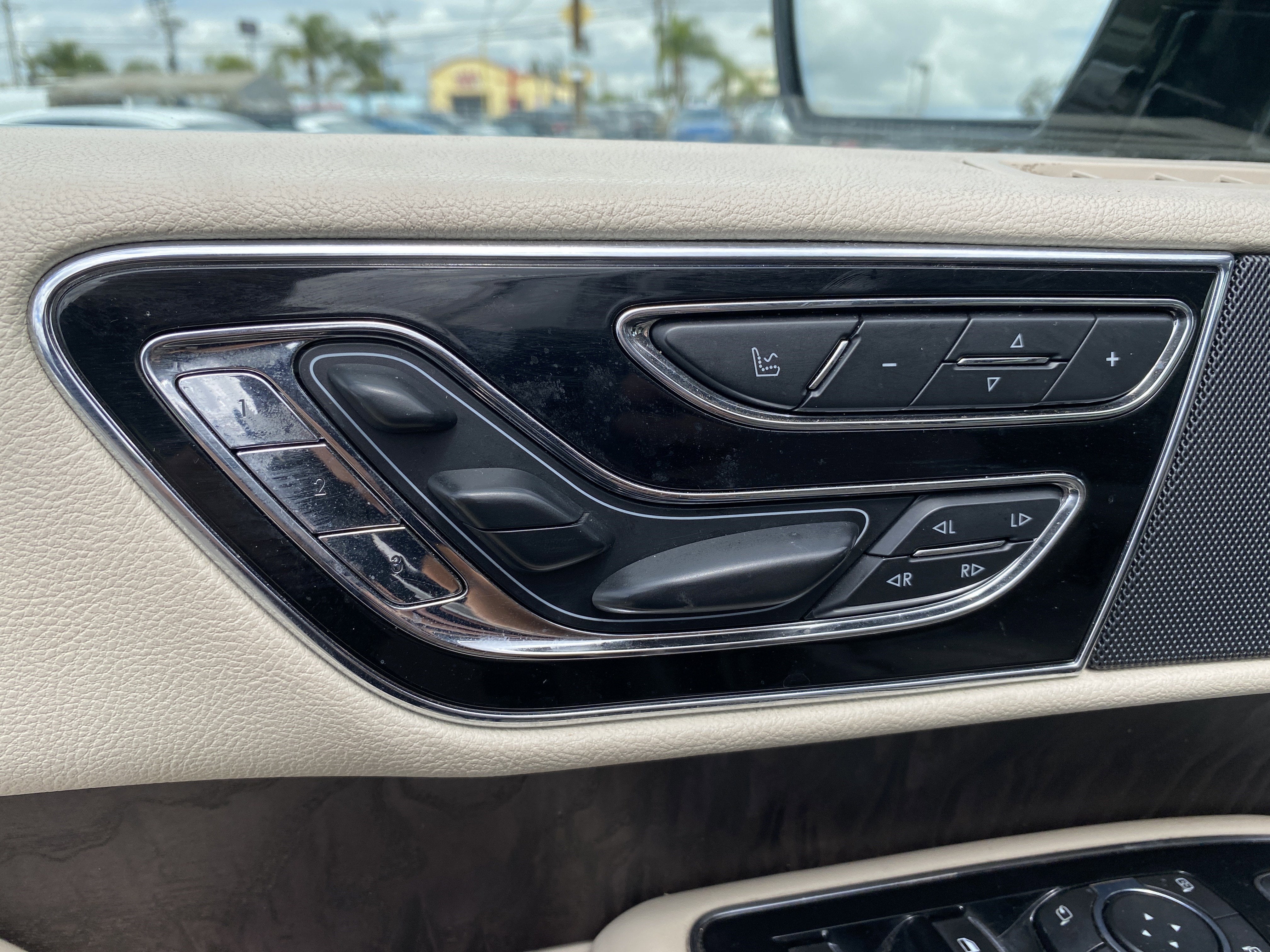 2019 Lincoln Navigator Select