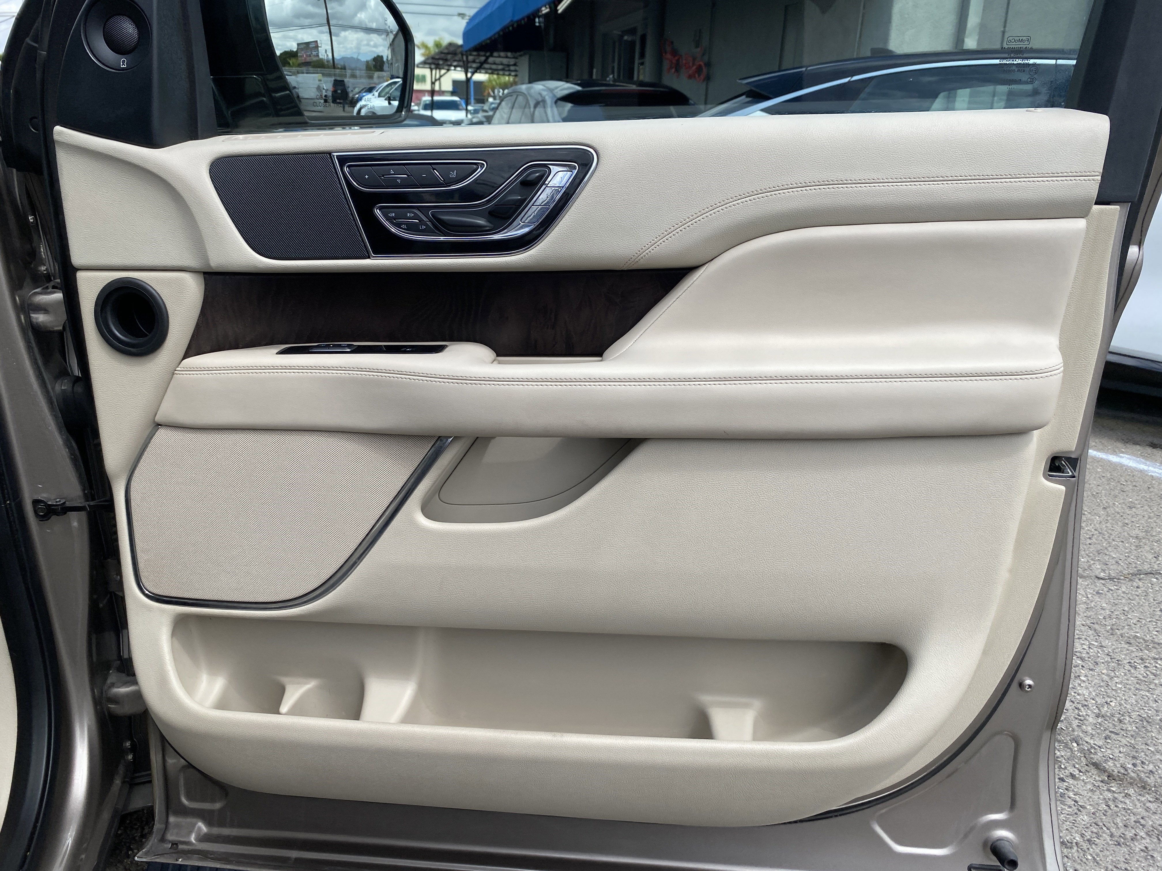2019 Lincoln Navigator Select