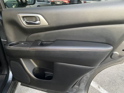 2020 Nissan Pathfinder SV