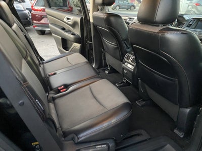 2020 Nissan Pathfinder SV