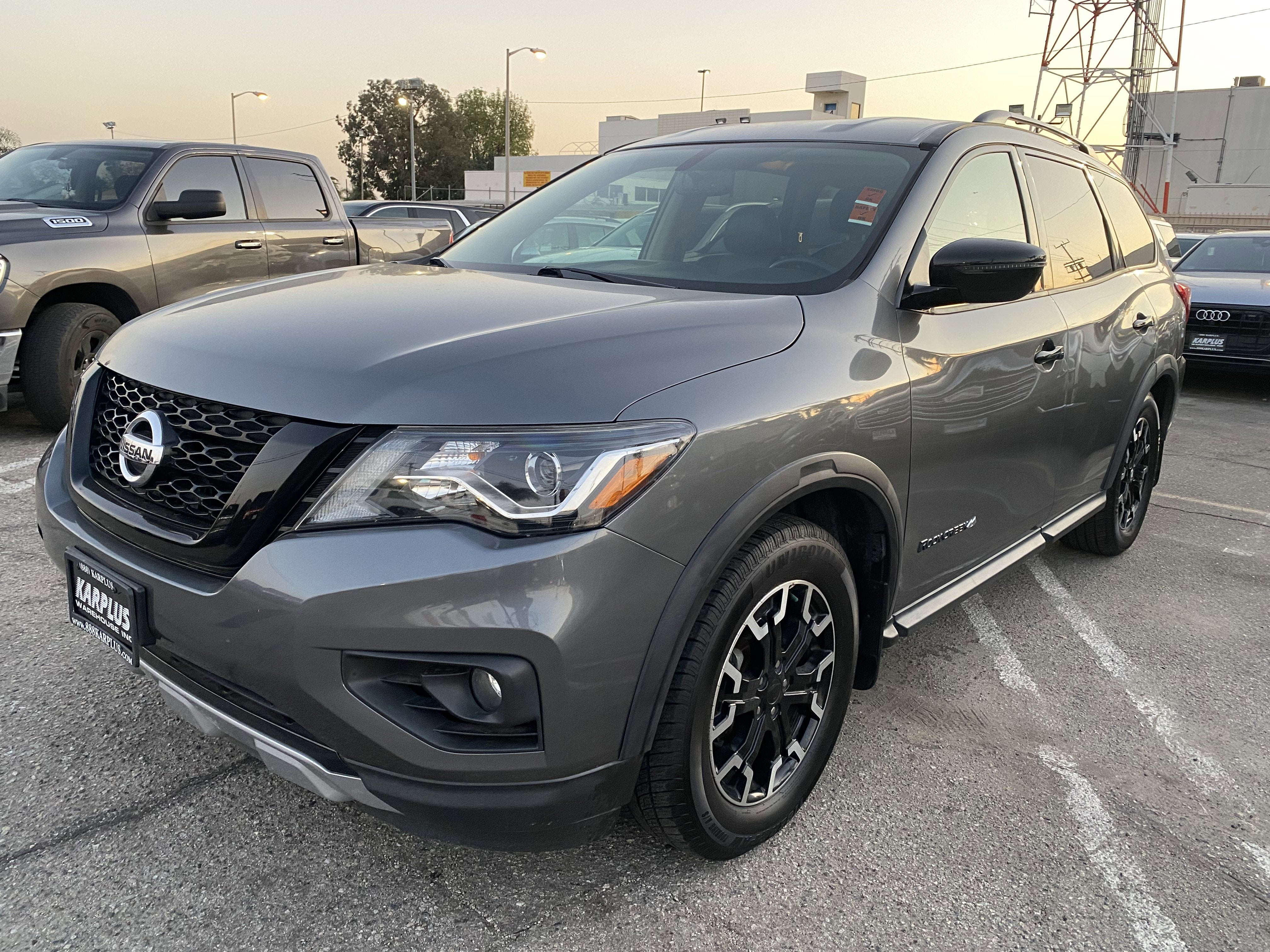 2020 Nissan Pathfinder SV