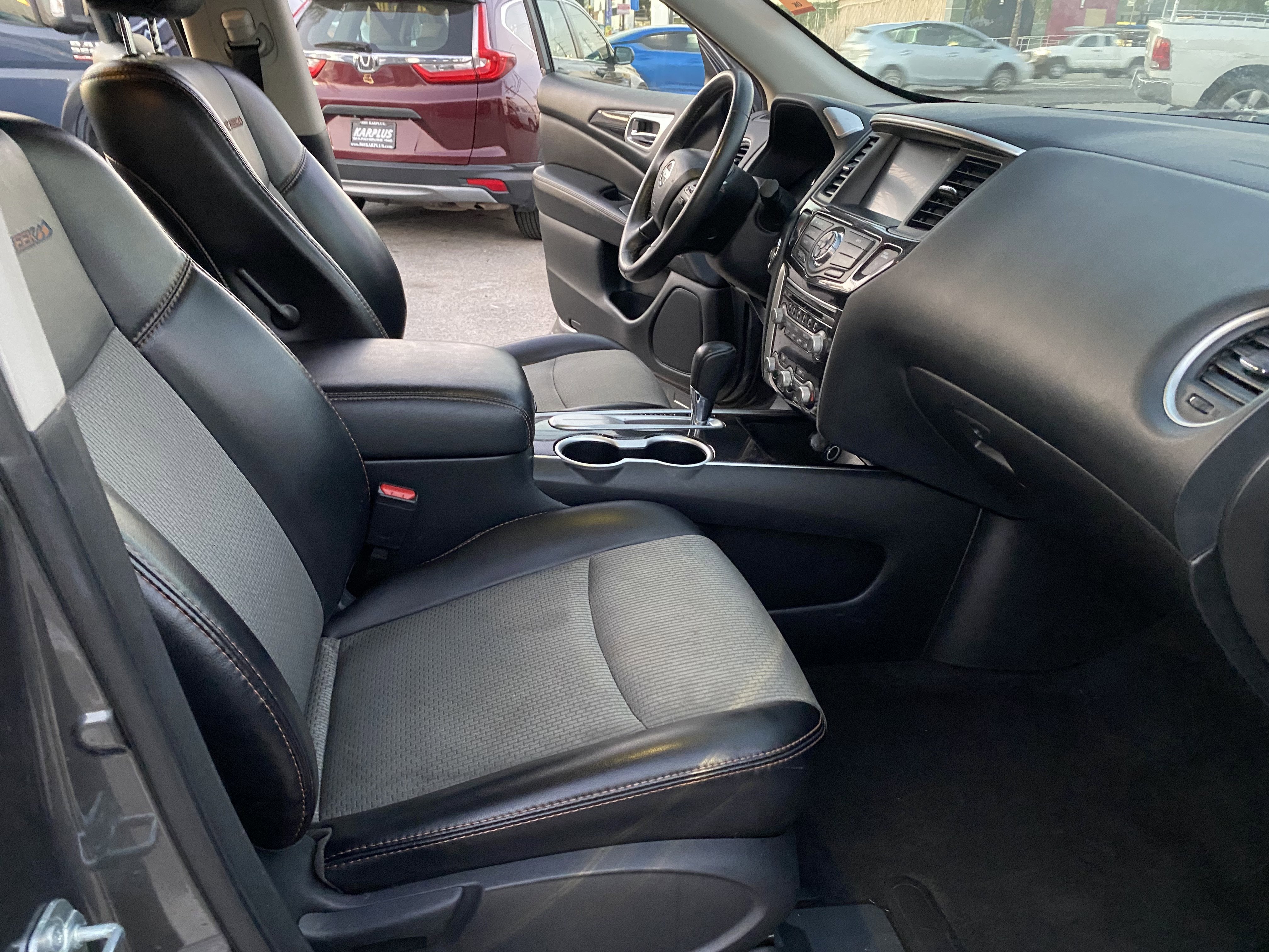 2020 Nissan Pathfinder SV