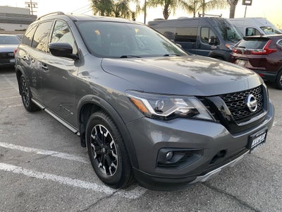 2020 Nissan Pathfinder SV