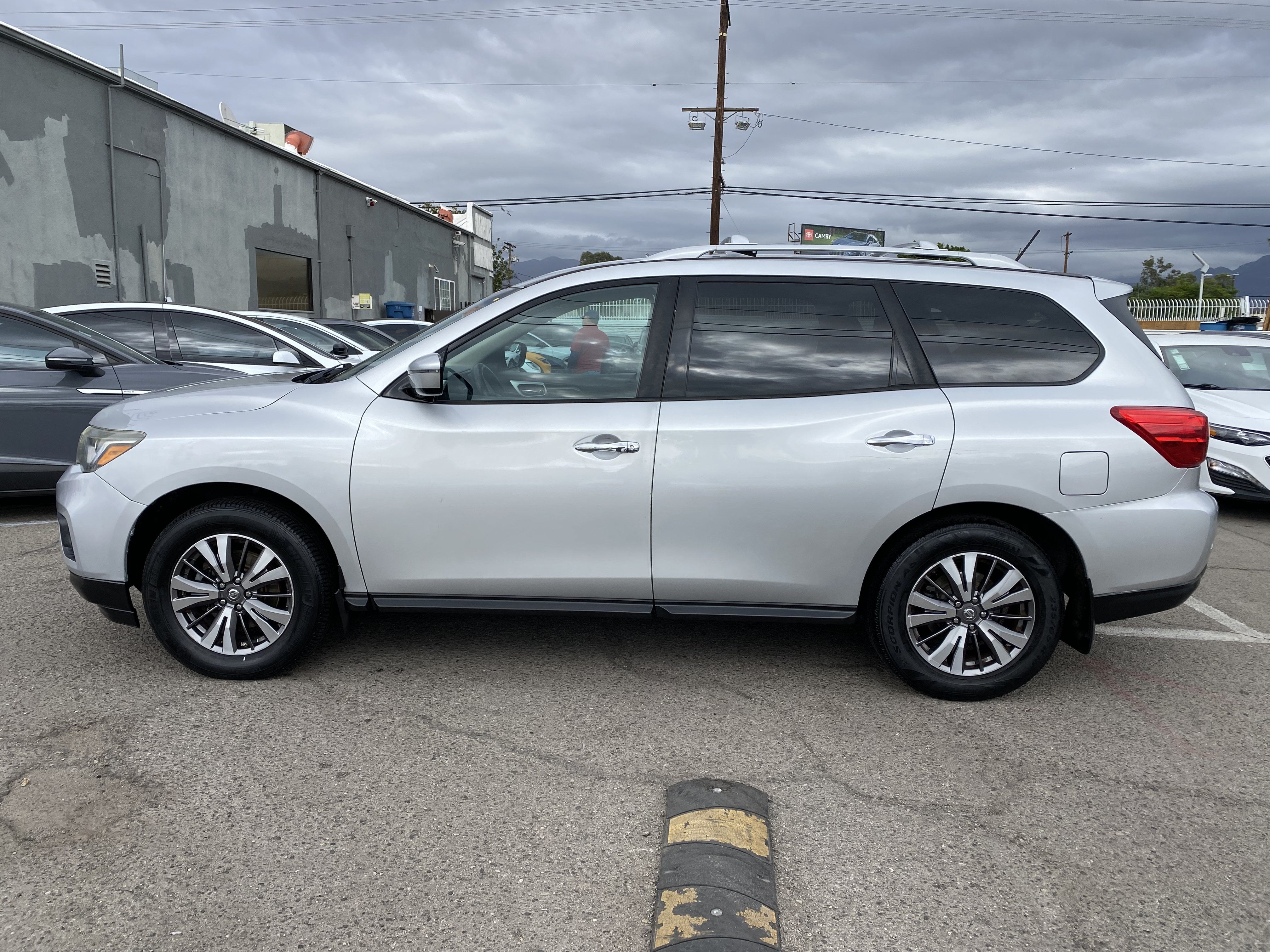 2017 Nissan Pathfinder FWD S