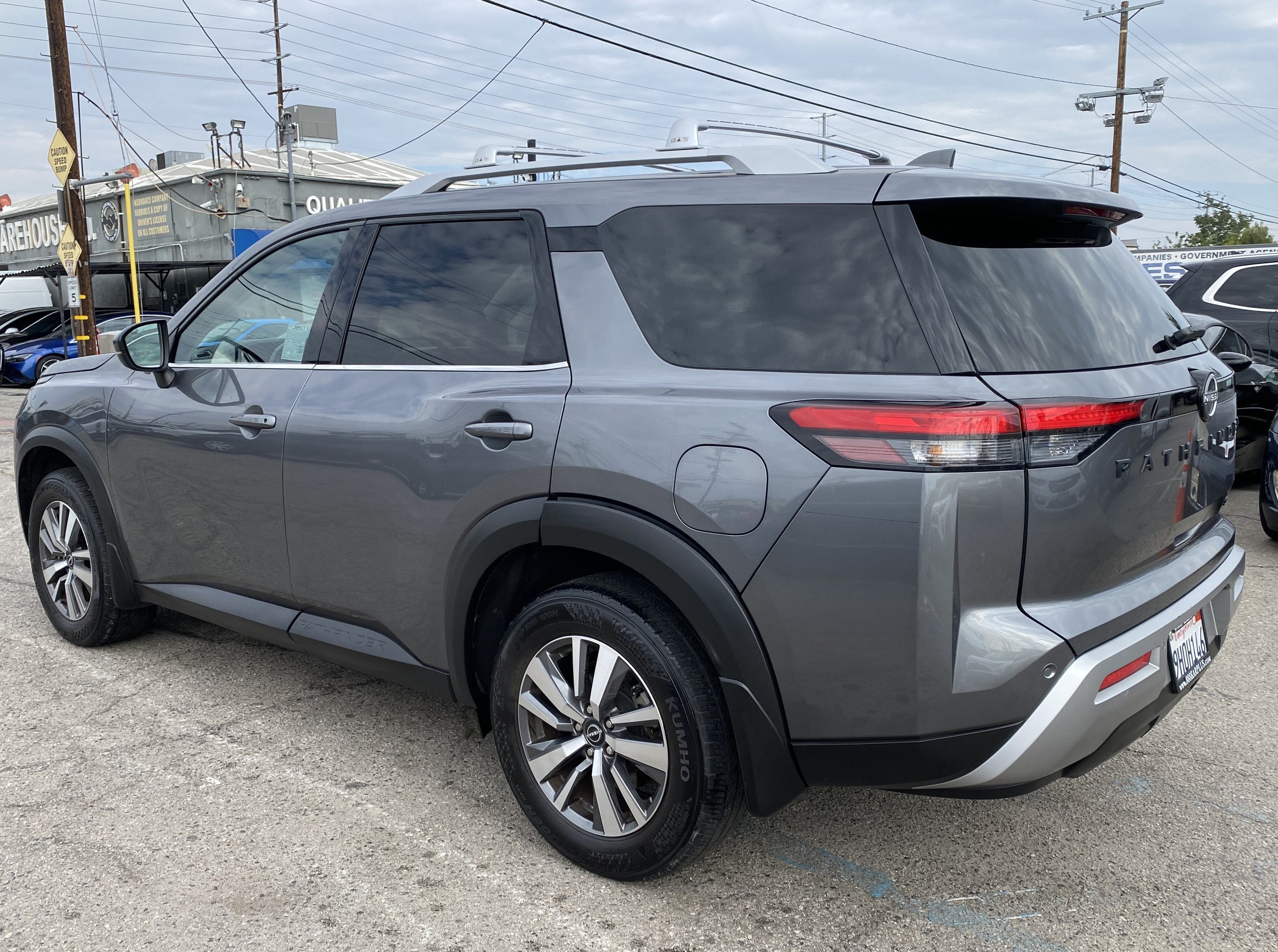 2023 Nissan Pathfinder SL 2WD