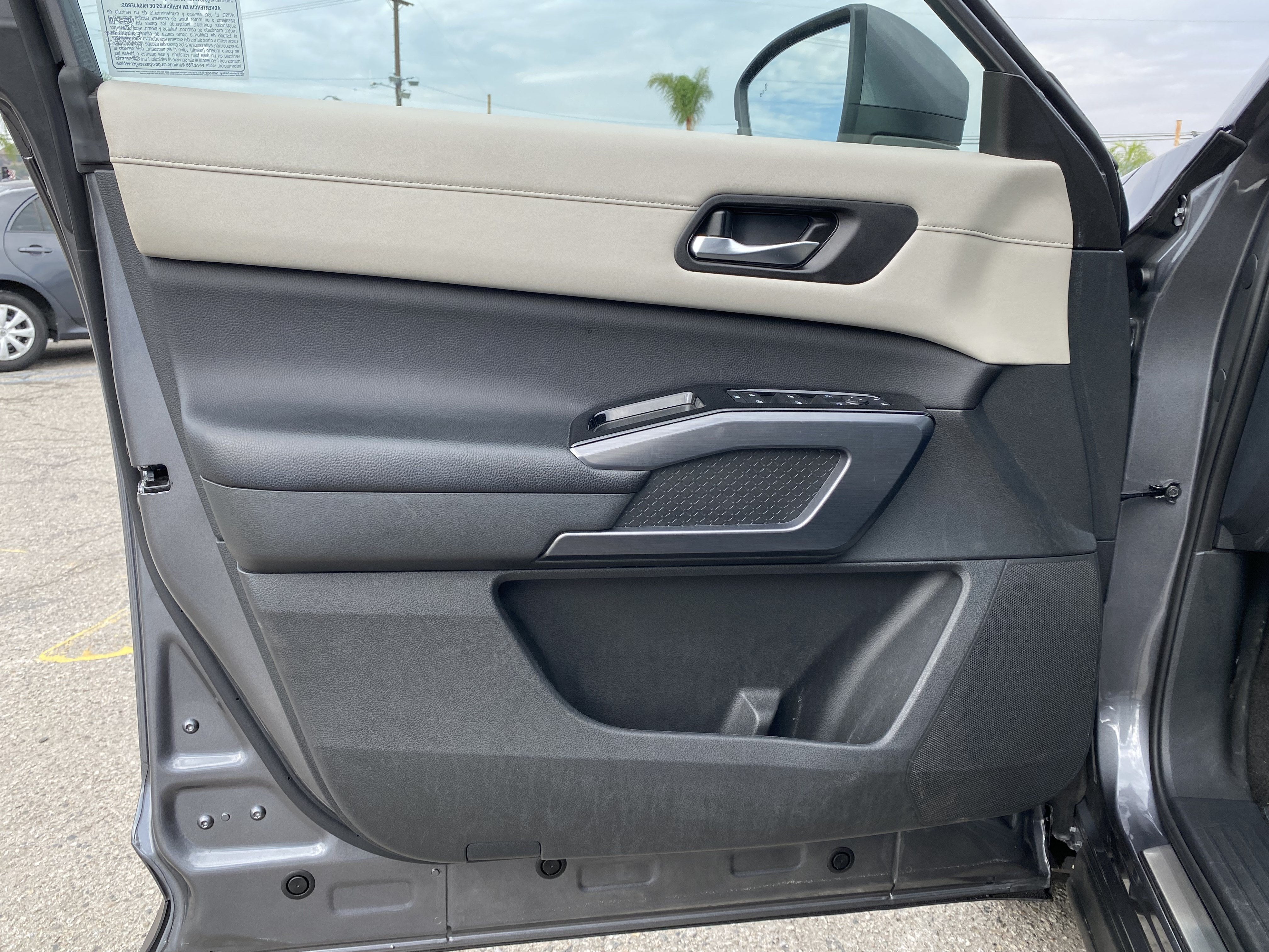 2023 Nissan Pathfinder SL 2WD