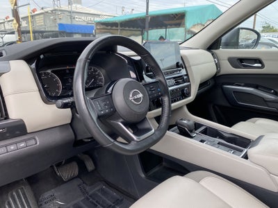 2023 Nissan Pathfinder SL 2WD