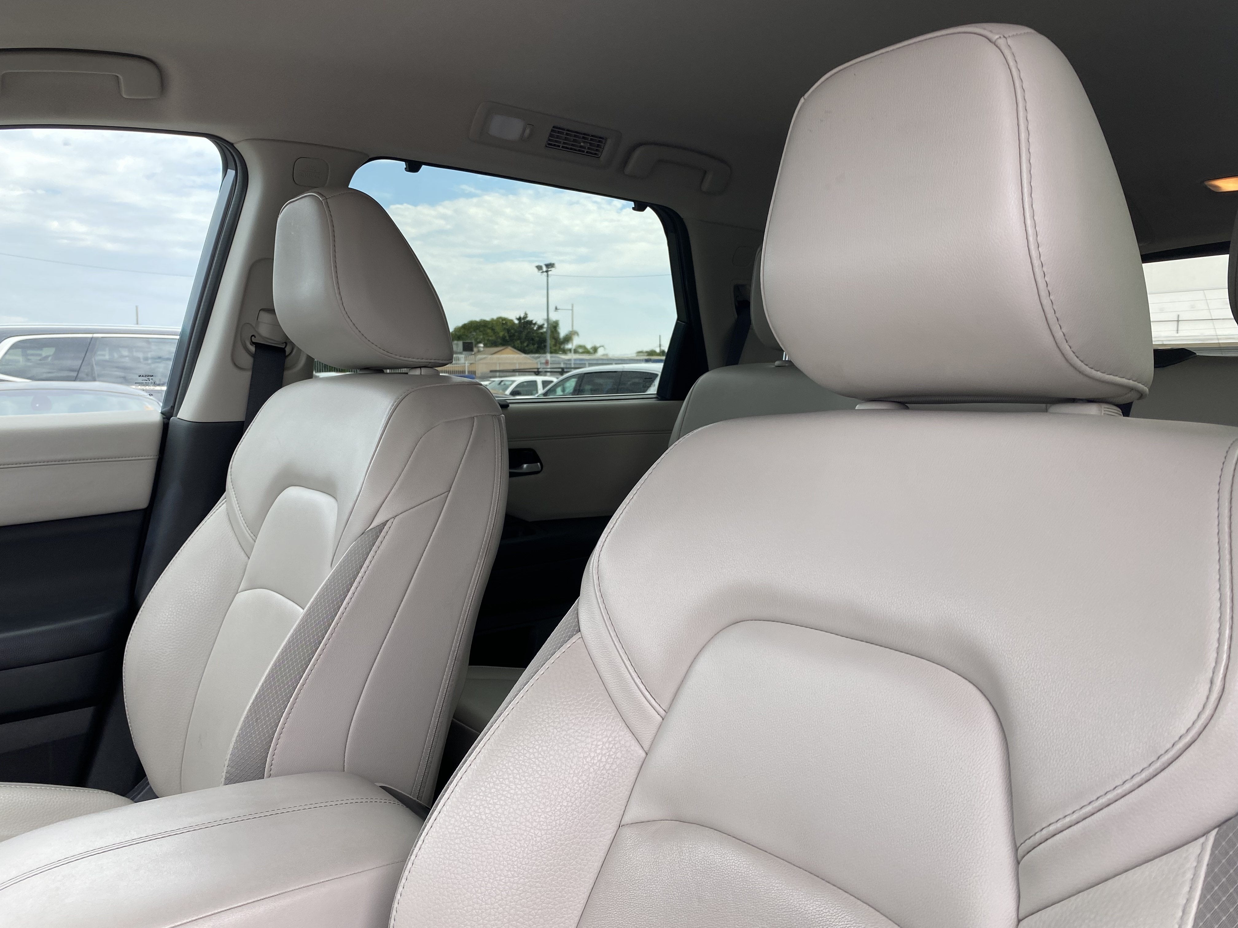2023 Nissan Pathfinder SL 2WD