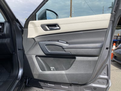 2023 Nissan Pathfinder SL 2WD