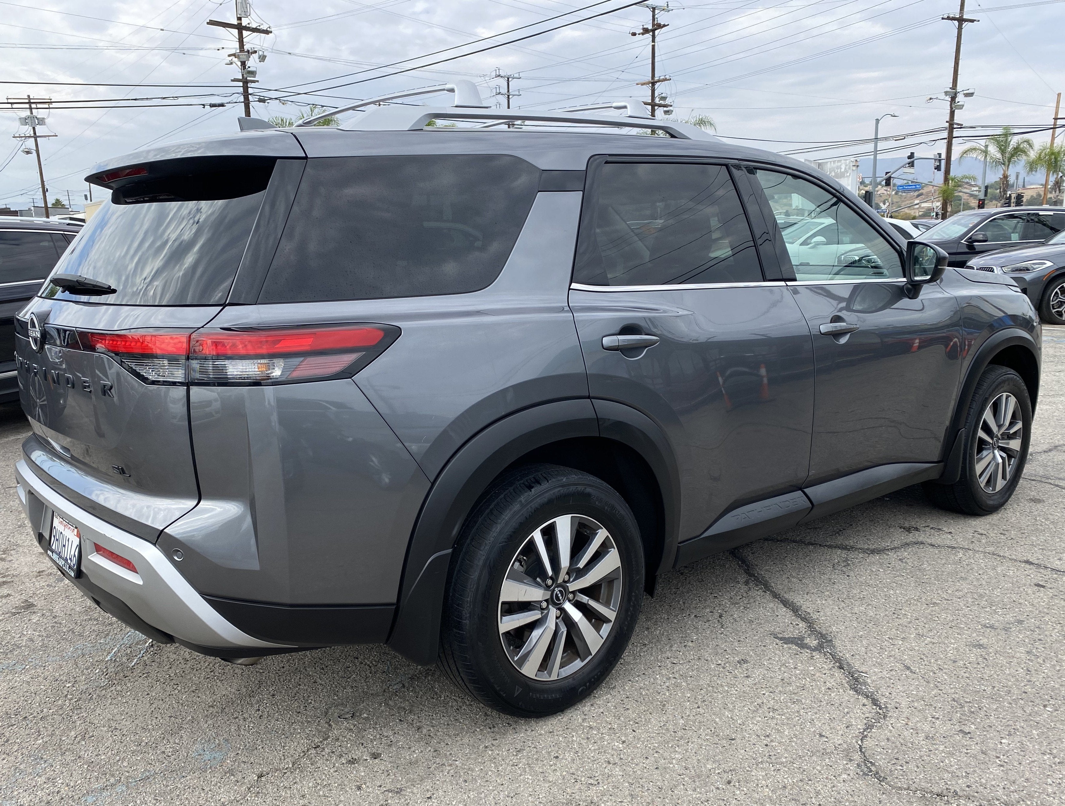 2023 Nissan Pathfinder SL 2WD