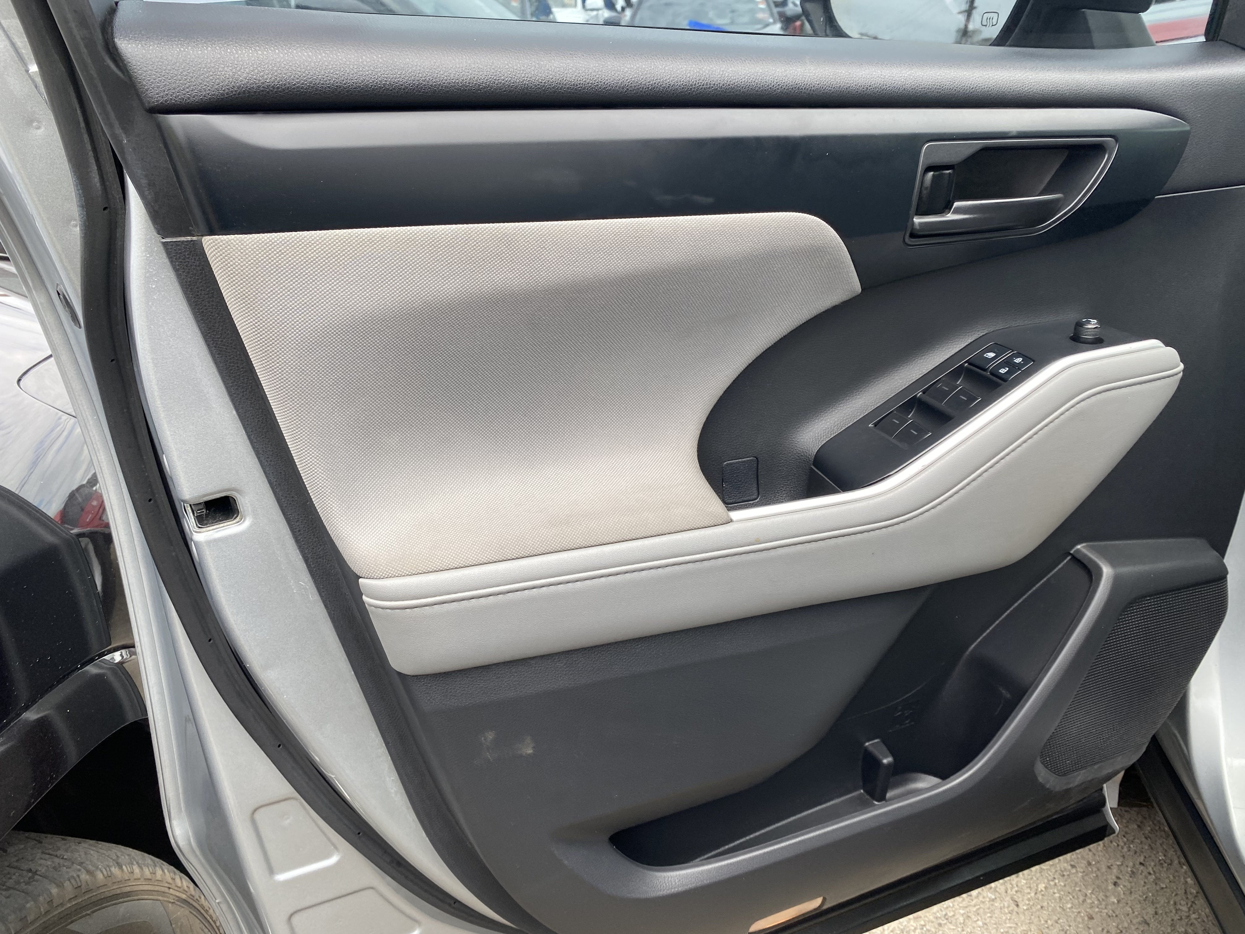 2020 Toyota Highlander L