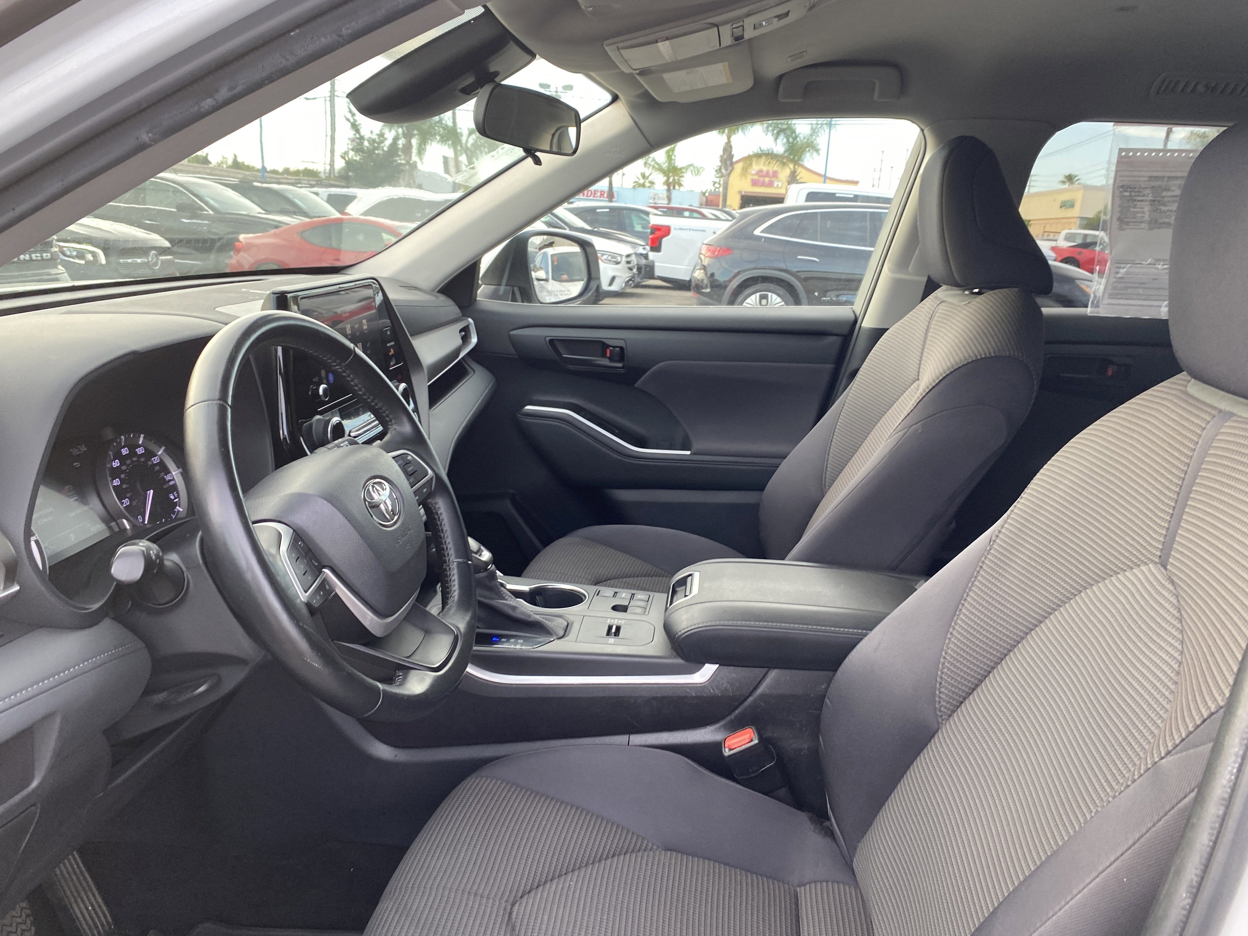 2023 Toyota Highlander LE