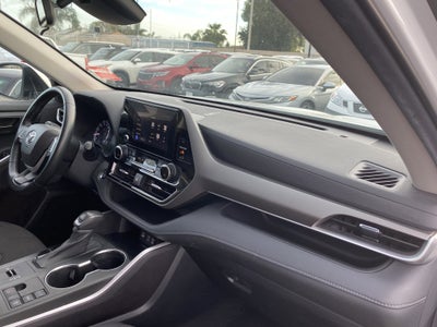 2023 Toyota Highlander LE