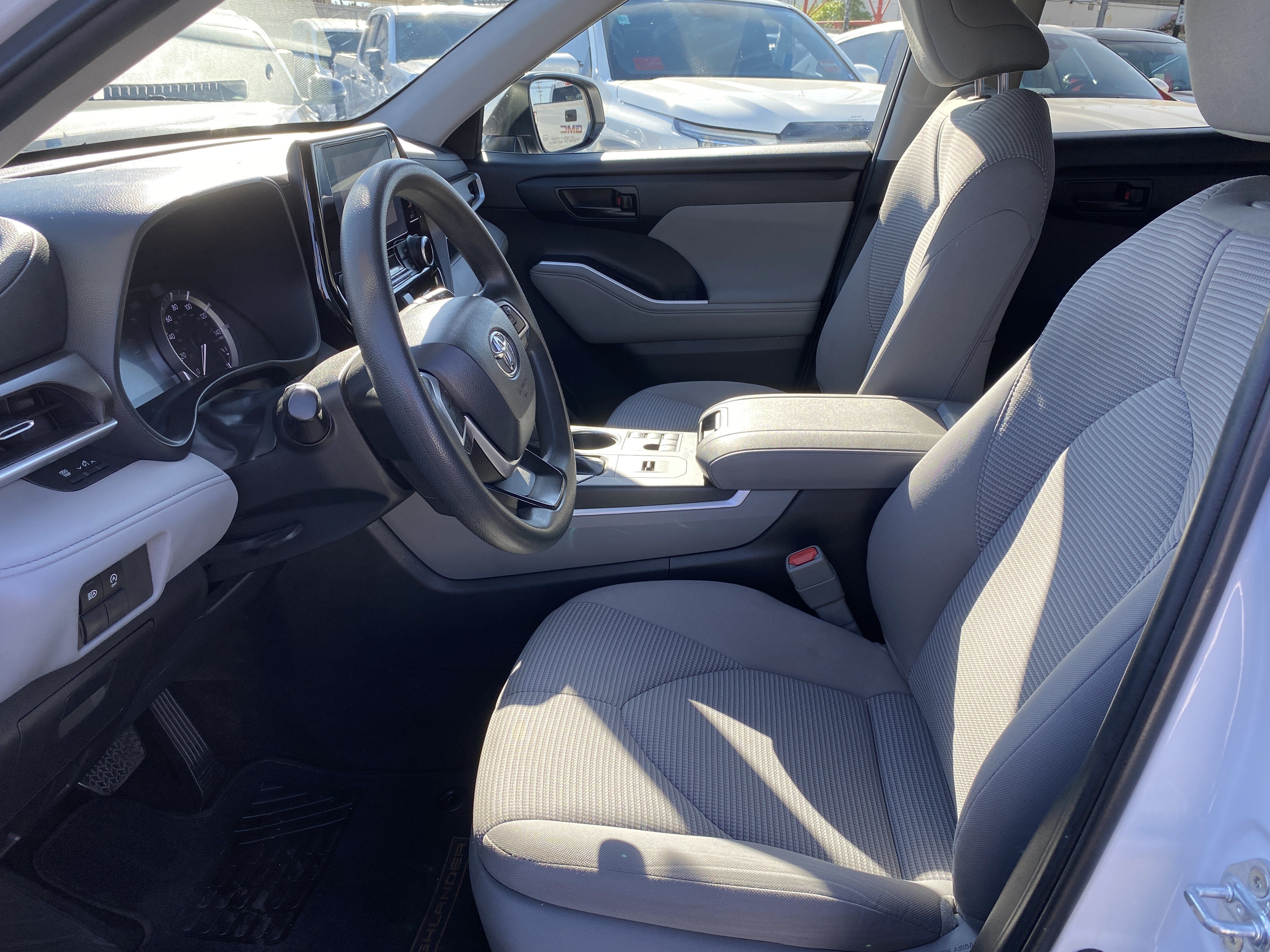 2023 Toyota Highlander L FWD