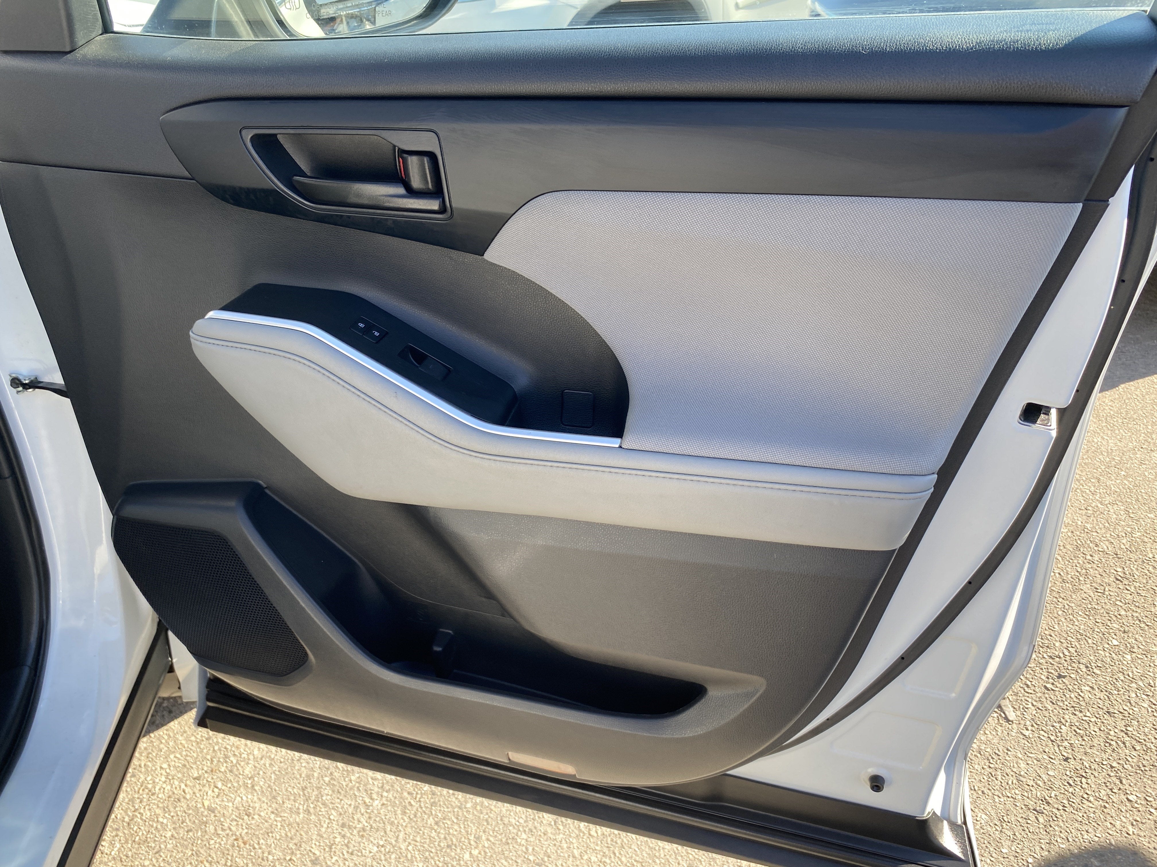 2023 Toyota Highlander L FWD