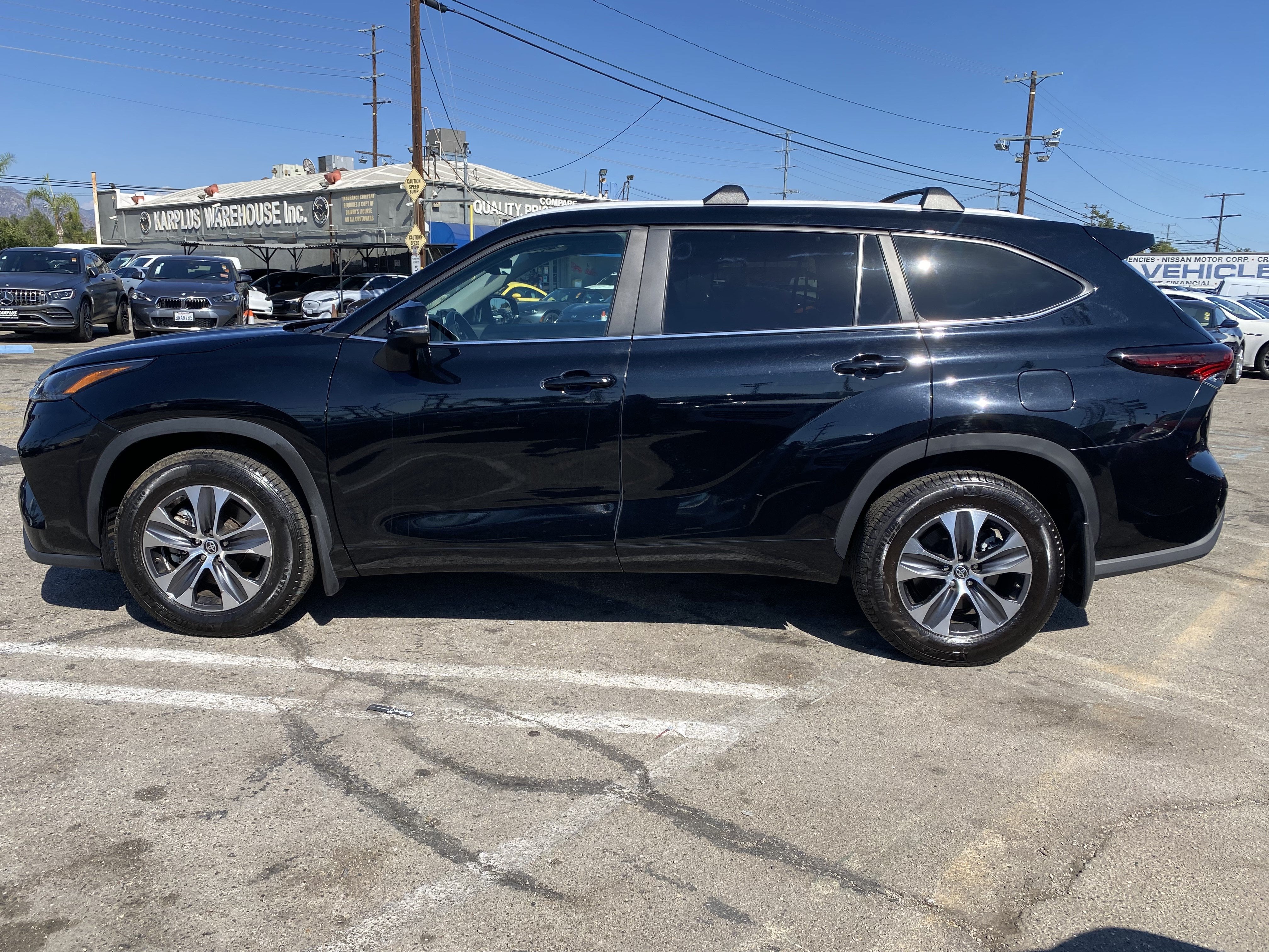 2024 Toyota Highlander LE