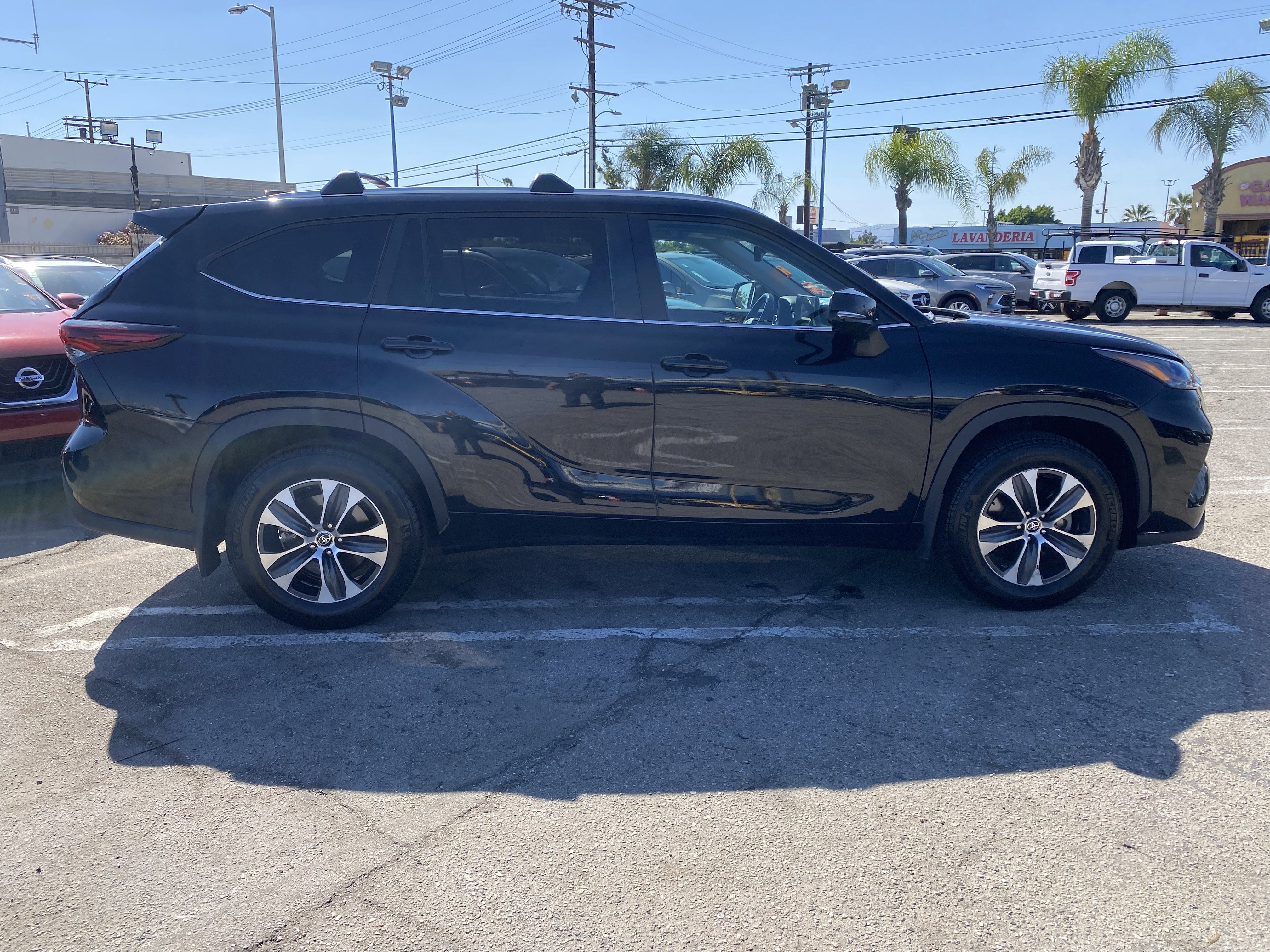 2024 Toyota Highlander LE
