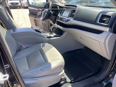 2016 Toyota Highlander FWD 4DR V6 XLE