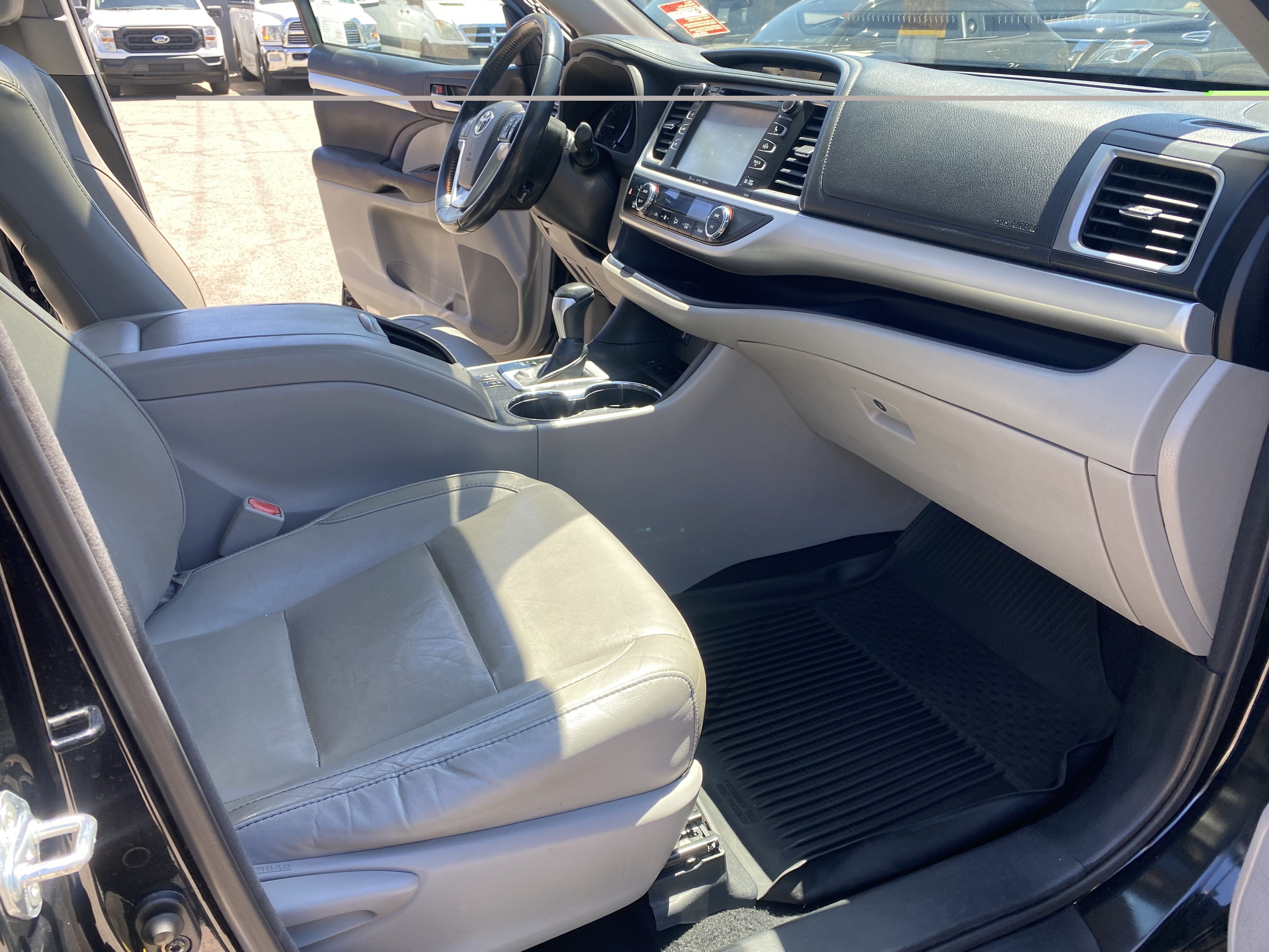 2016 Toyota Highlander FWD 4DR V6 XLE