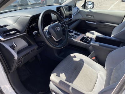 2021 Toyota Sienna LE
