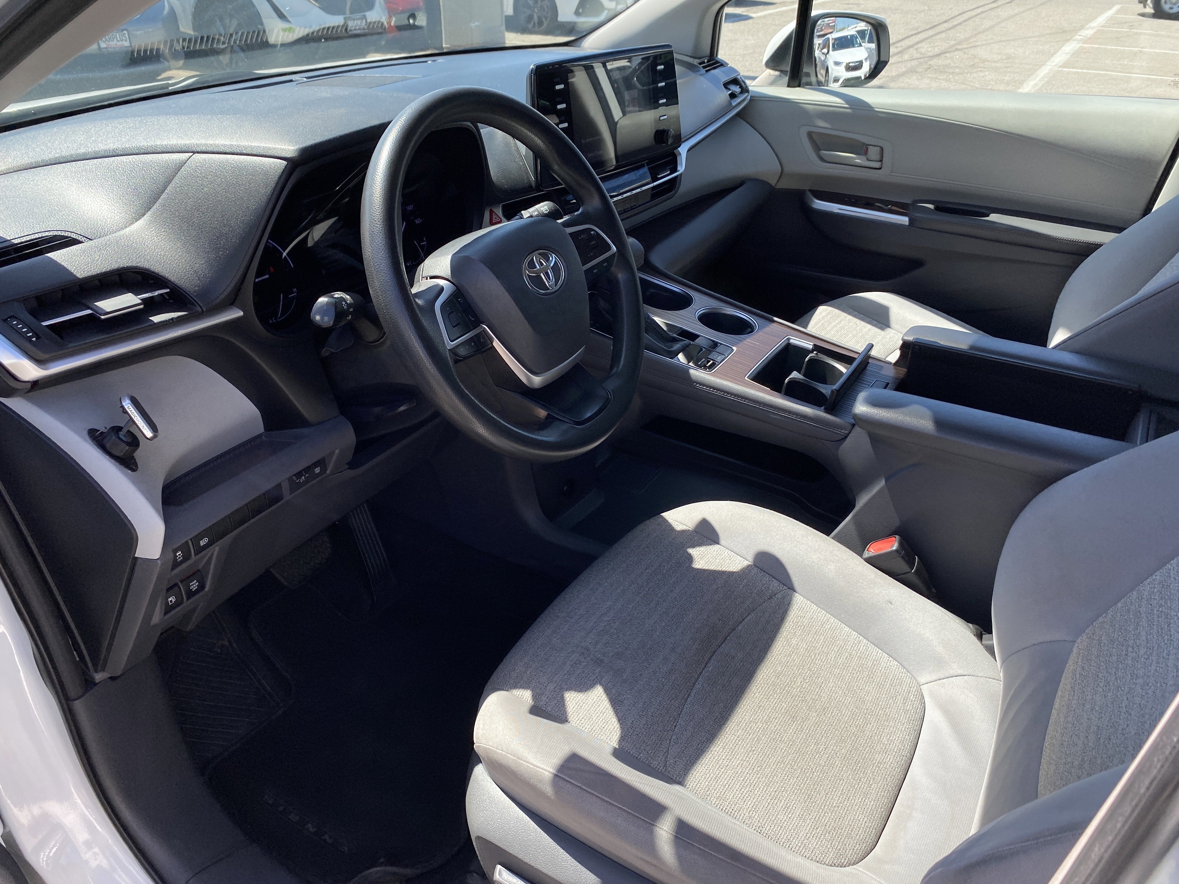 2021 Toyota Sienna LE