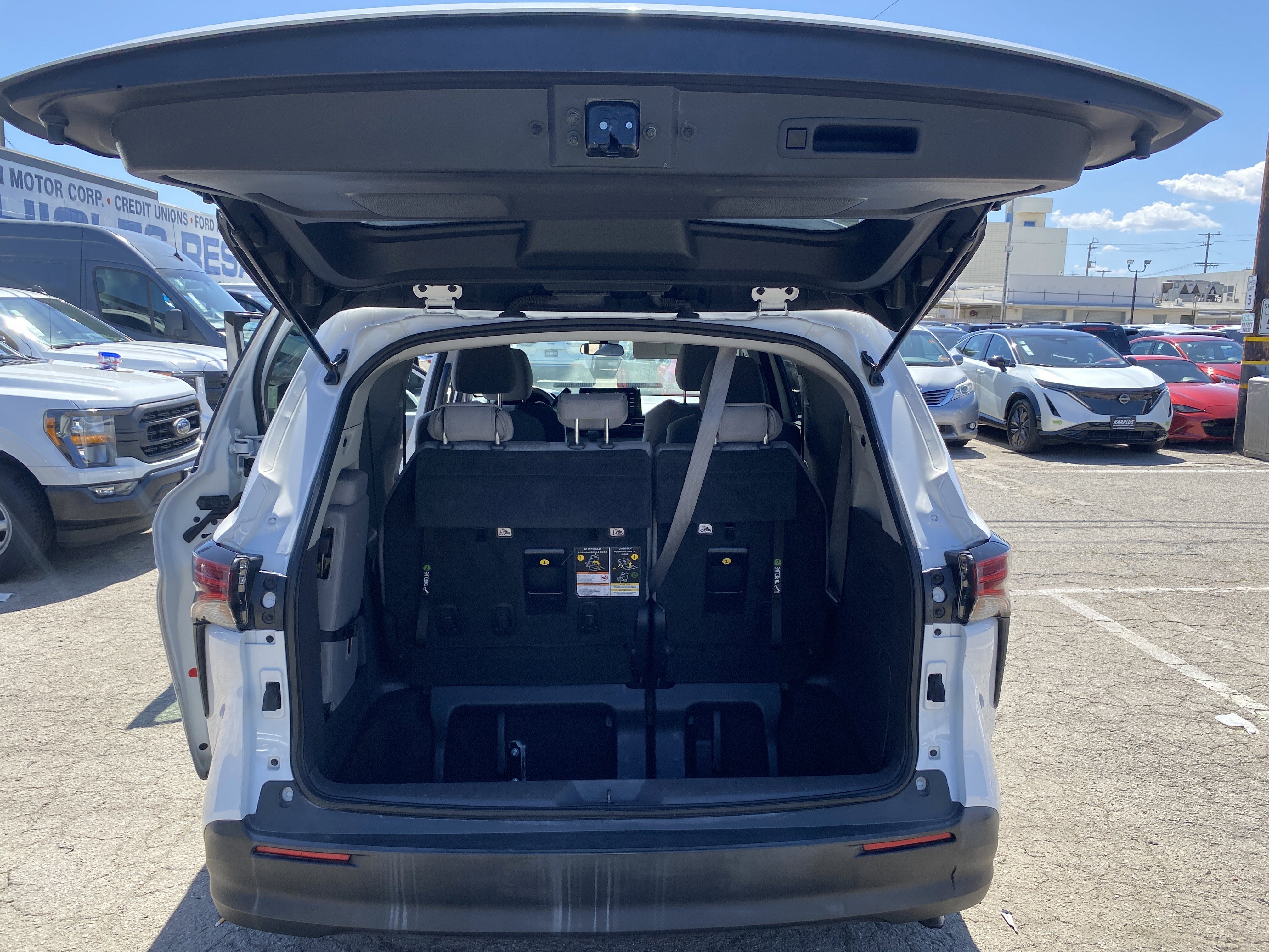 2021 Toyota Sienna LE