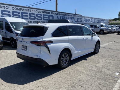 2021 Toyota Sienna LE