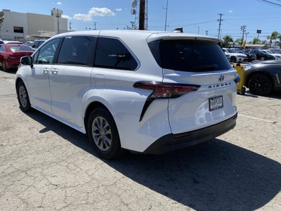 2021 Toyota Sienna LE