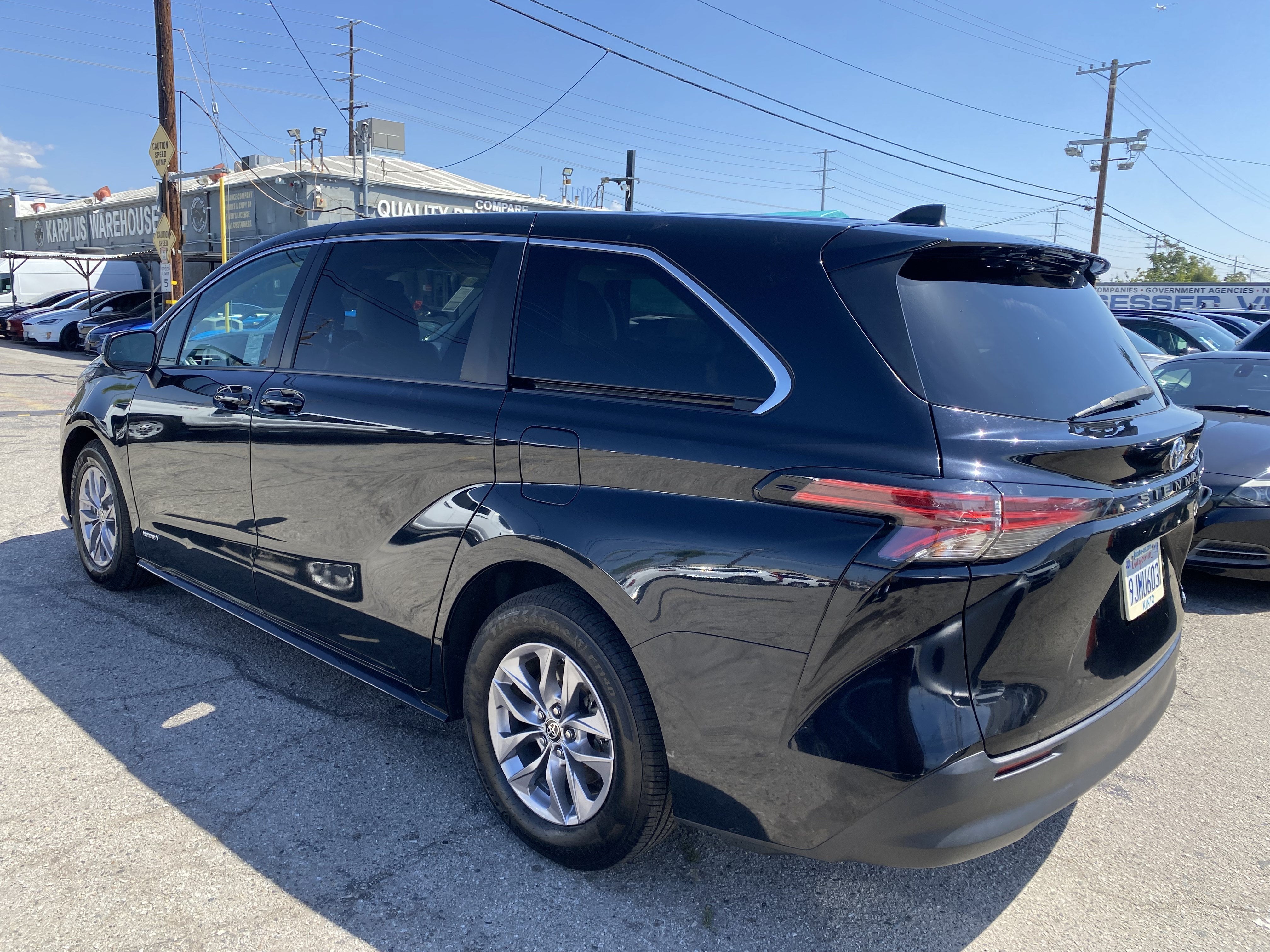 2021 Toyota Sienna LE FWD 8-PASSENGER