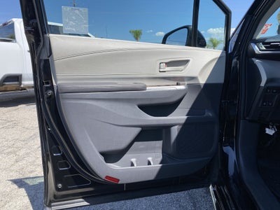 2021 Toyota Sienna LE FWD 8-PASSENGER
