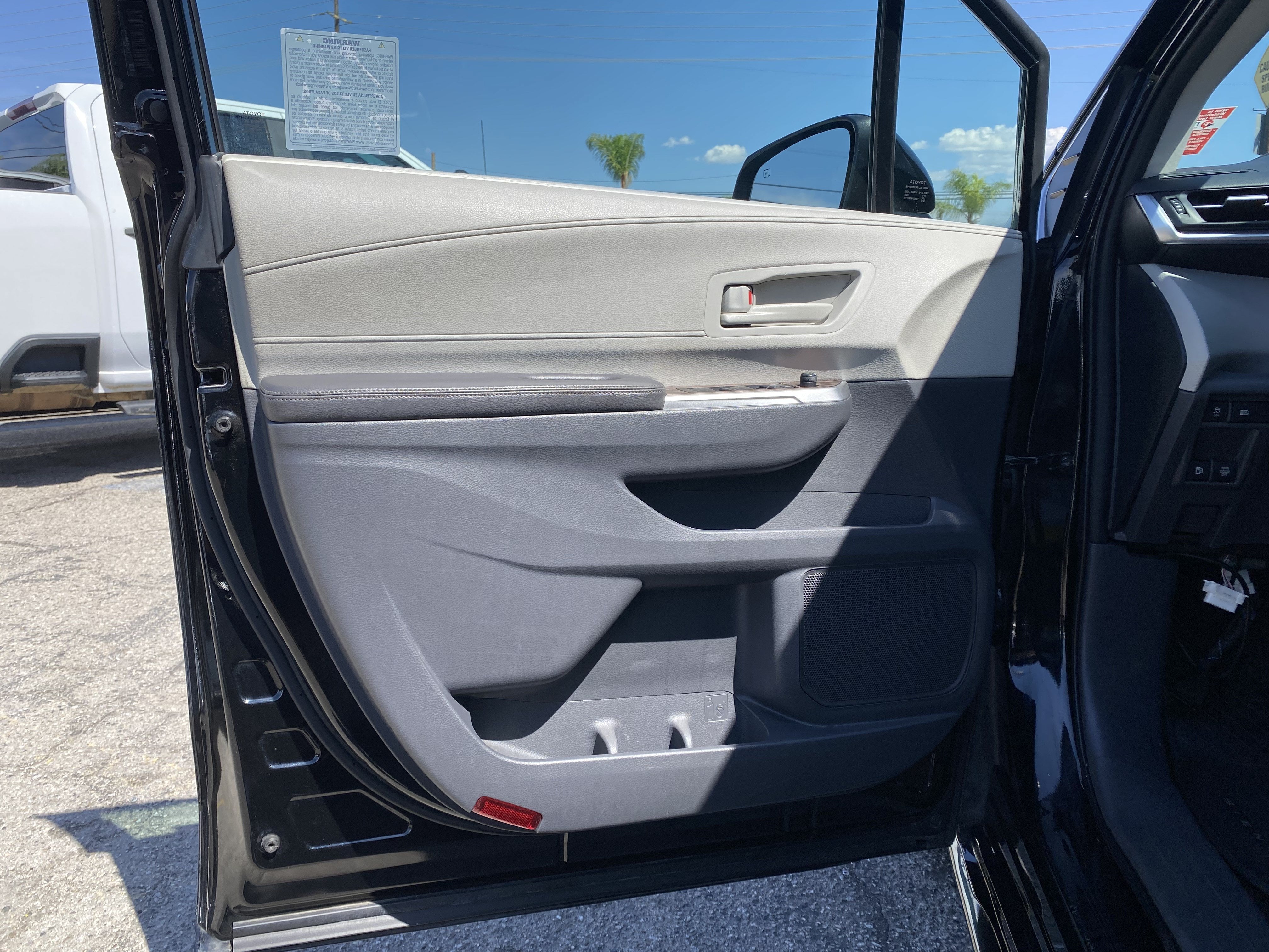 2021 Toyota Sienna LE FWD 8-PASSENGER