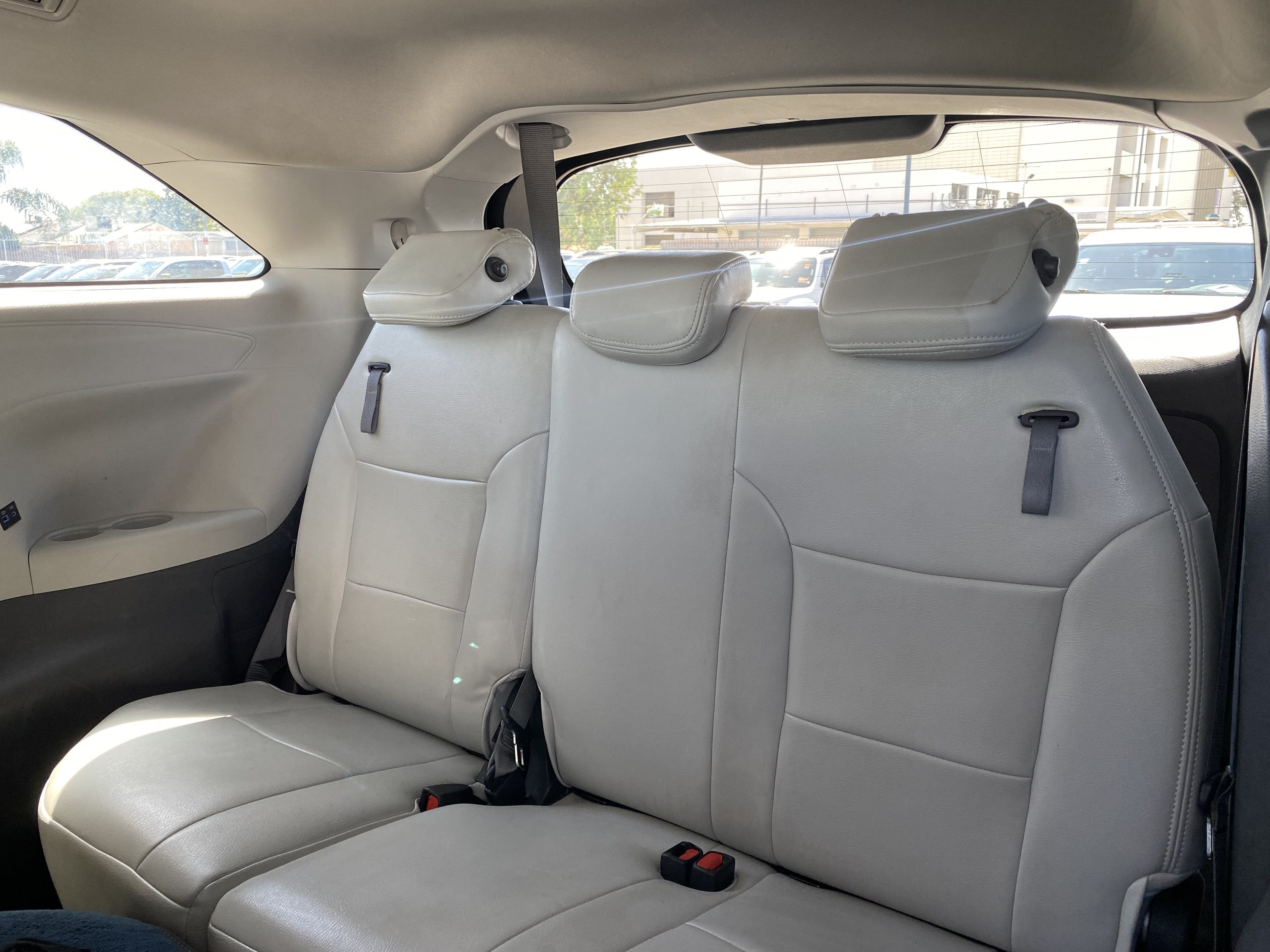 2021 Toyota Sienna LE FWD 8-PASSENGER