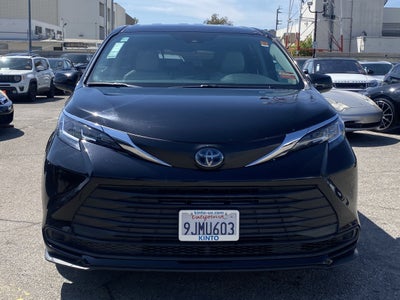 2021 Toyota Sienna LE FWD 8-PASSENGER