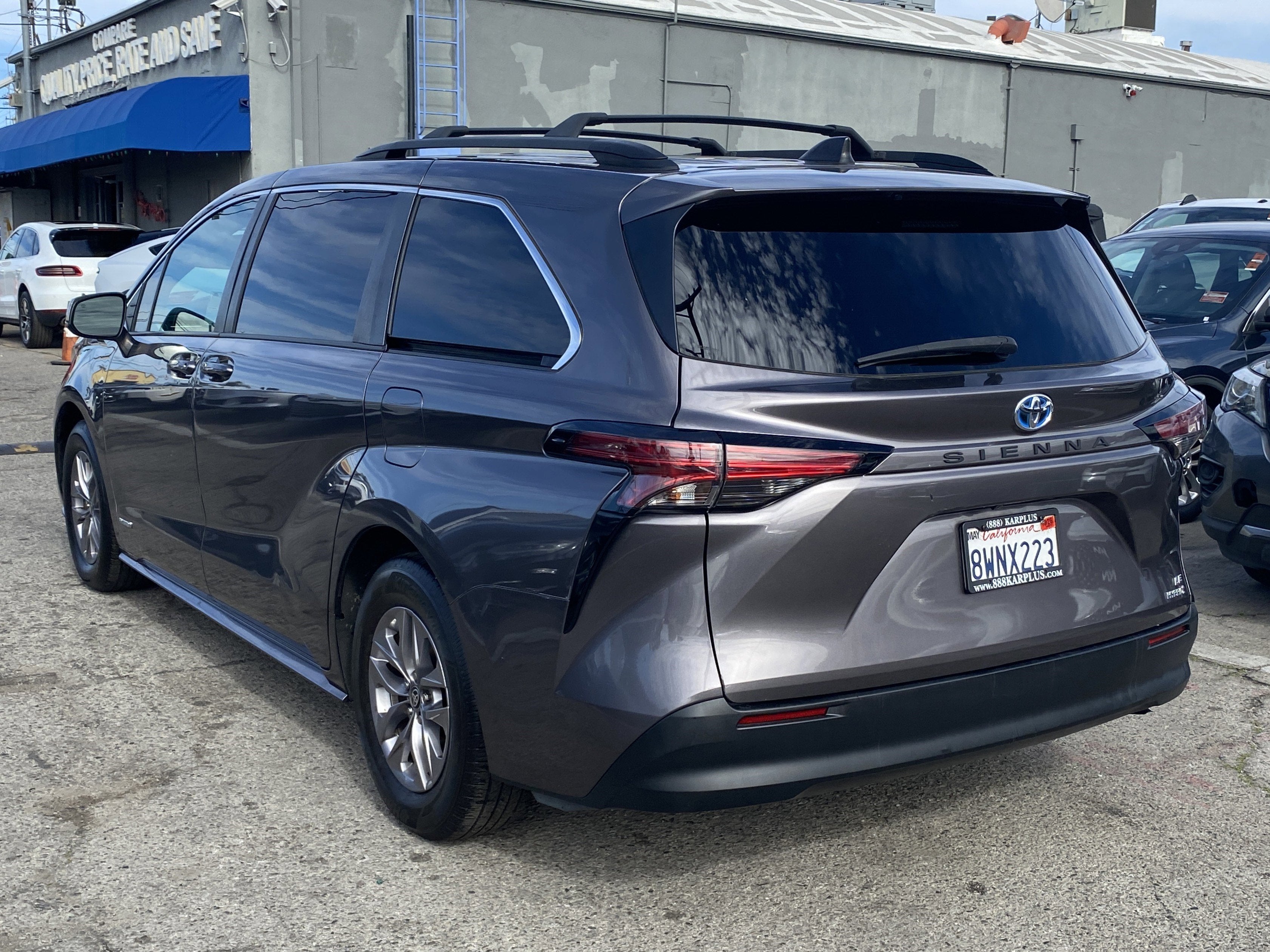 2021 Toyota Sienna LE