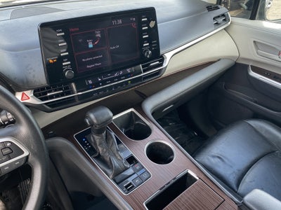 2021 Toyota Sienna LE