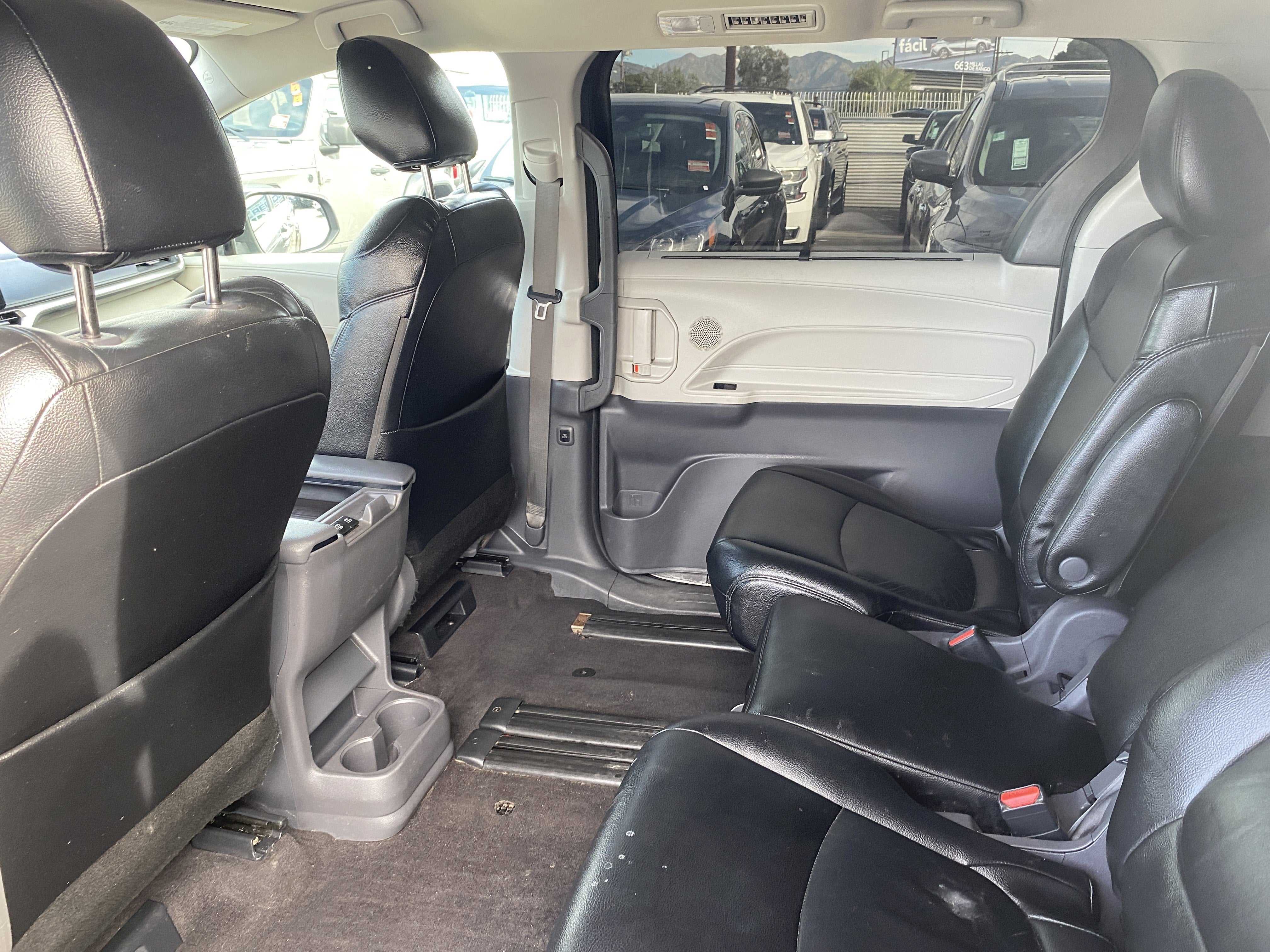 2021 Toyota Sienna LE