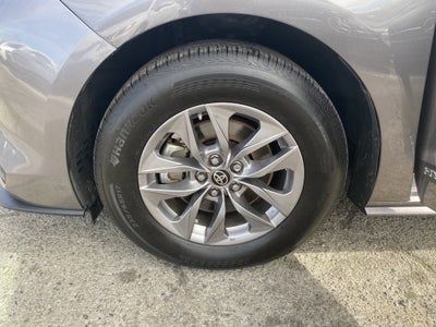 2021 Toyota Sienna LE