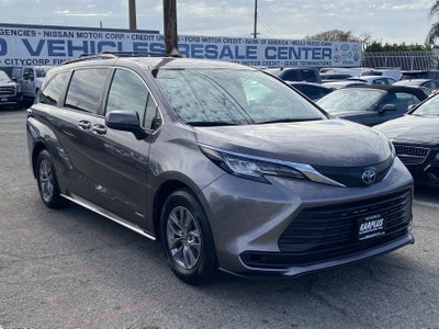 2021 Toyota Sienna LE
