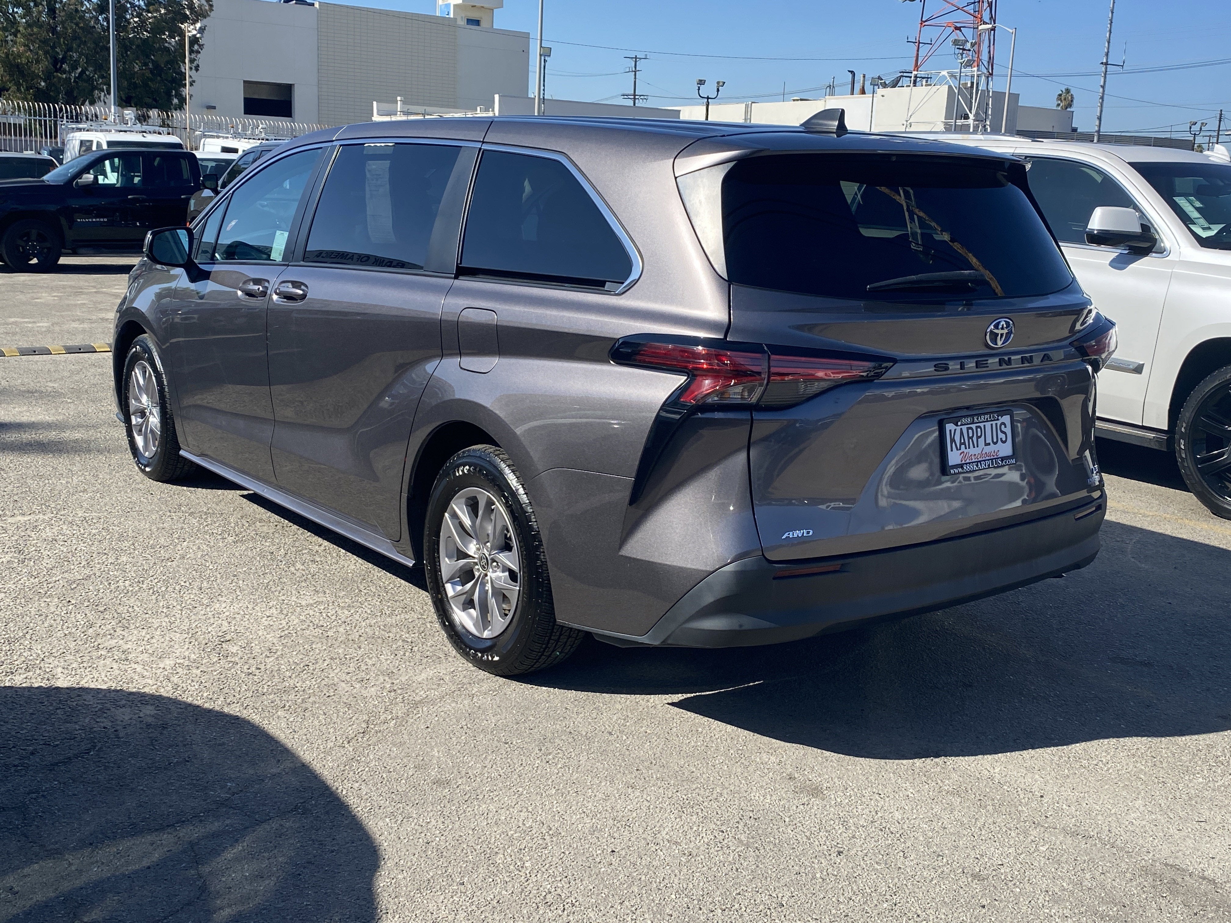 2022 Toyota Sienna LE
