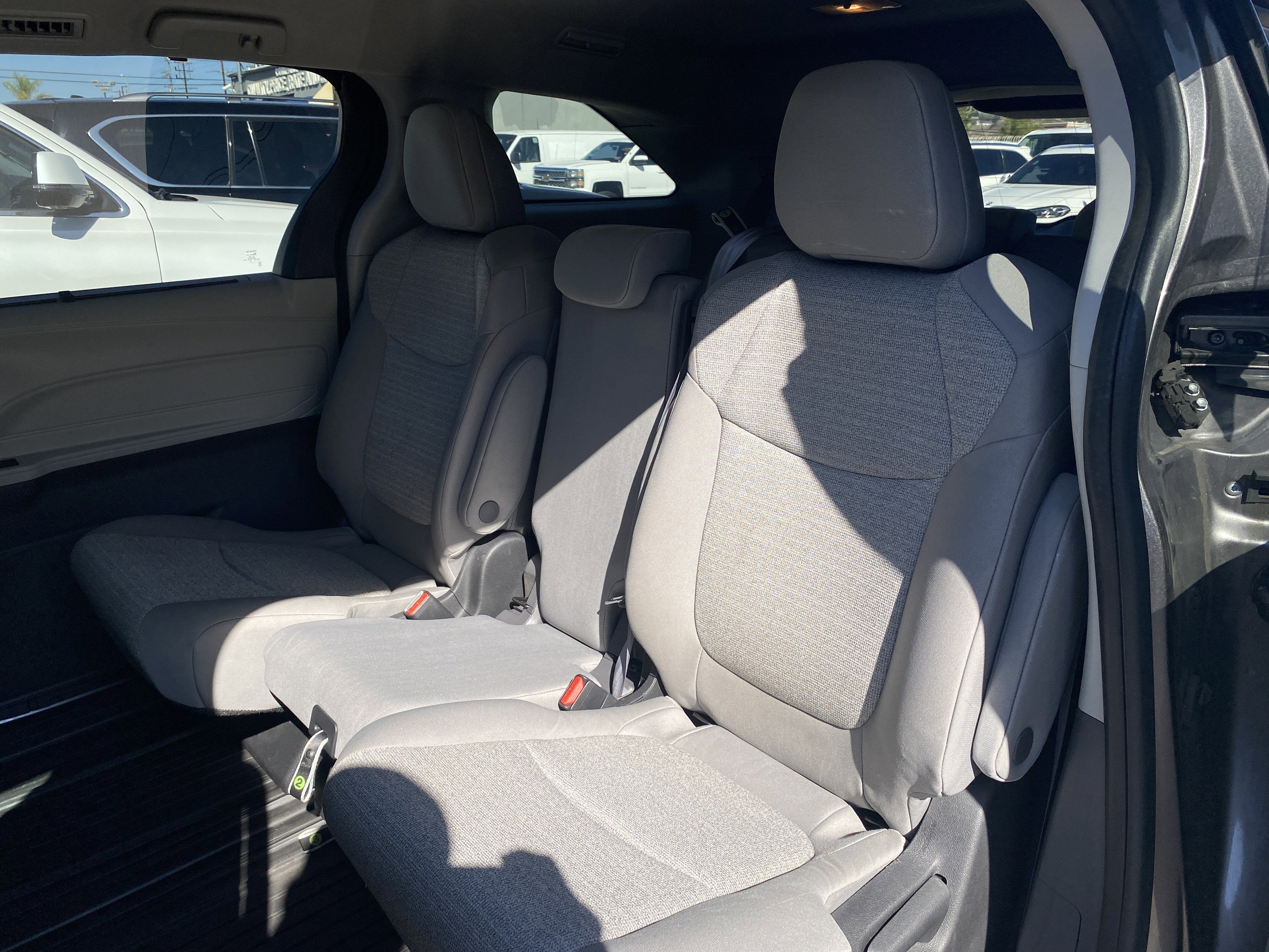 2022 Toyota Sienna LE