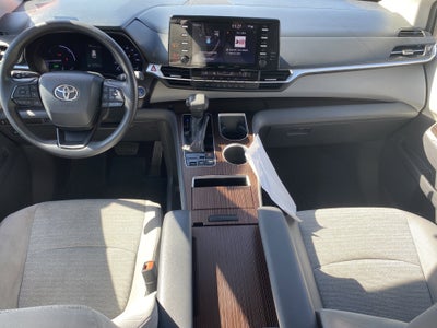 2022 Toyota Sienna LE