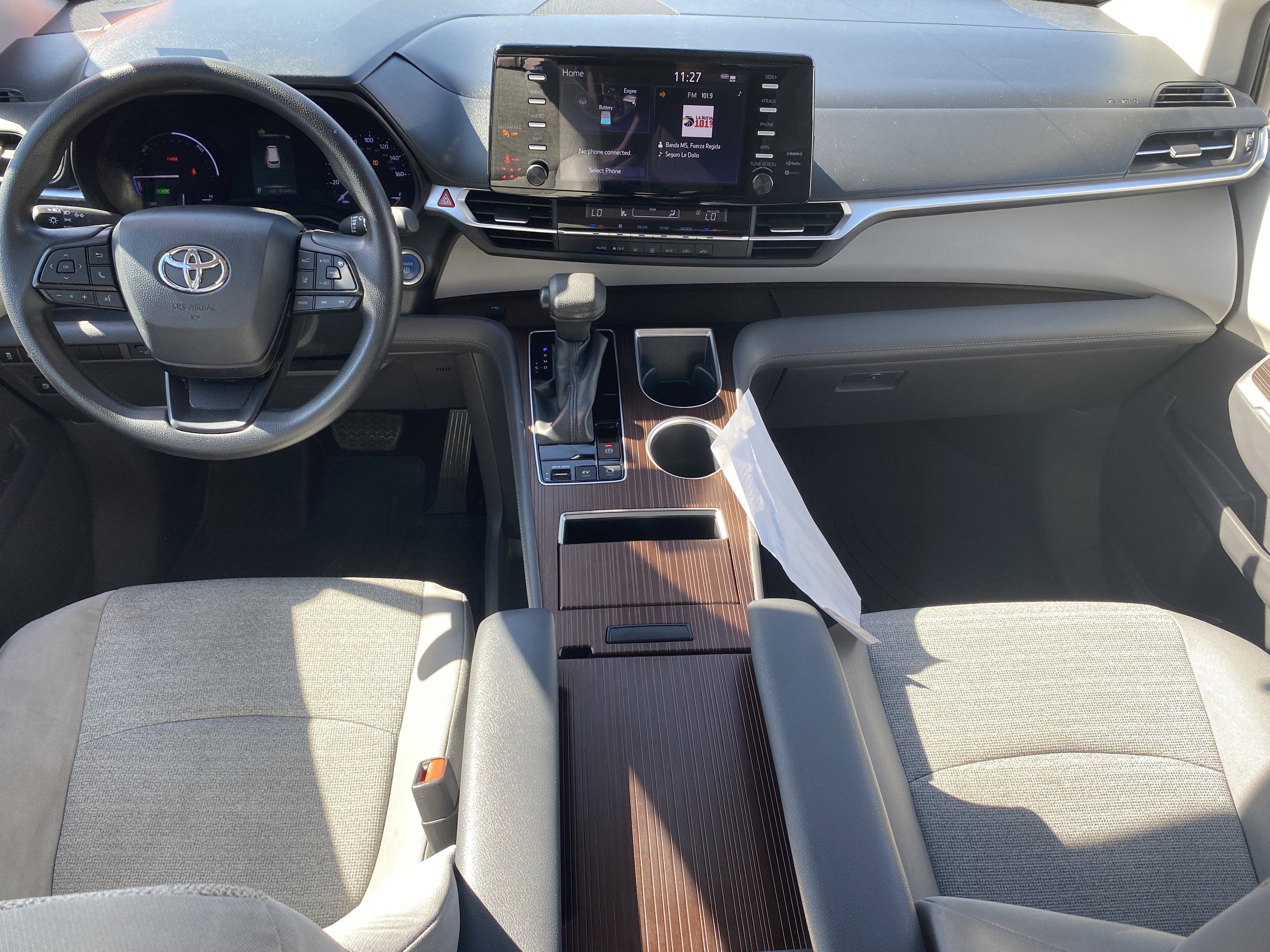 2022 Toyota Sienna LE