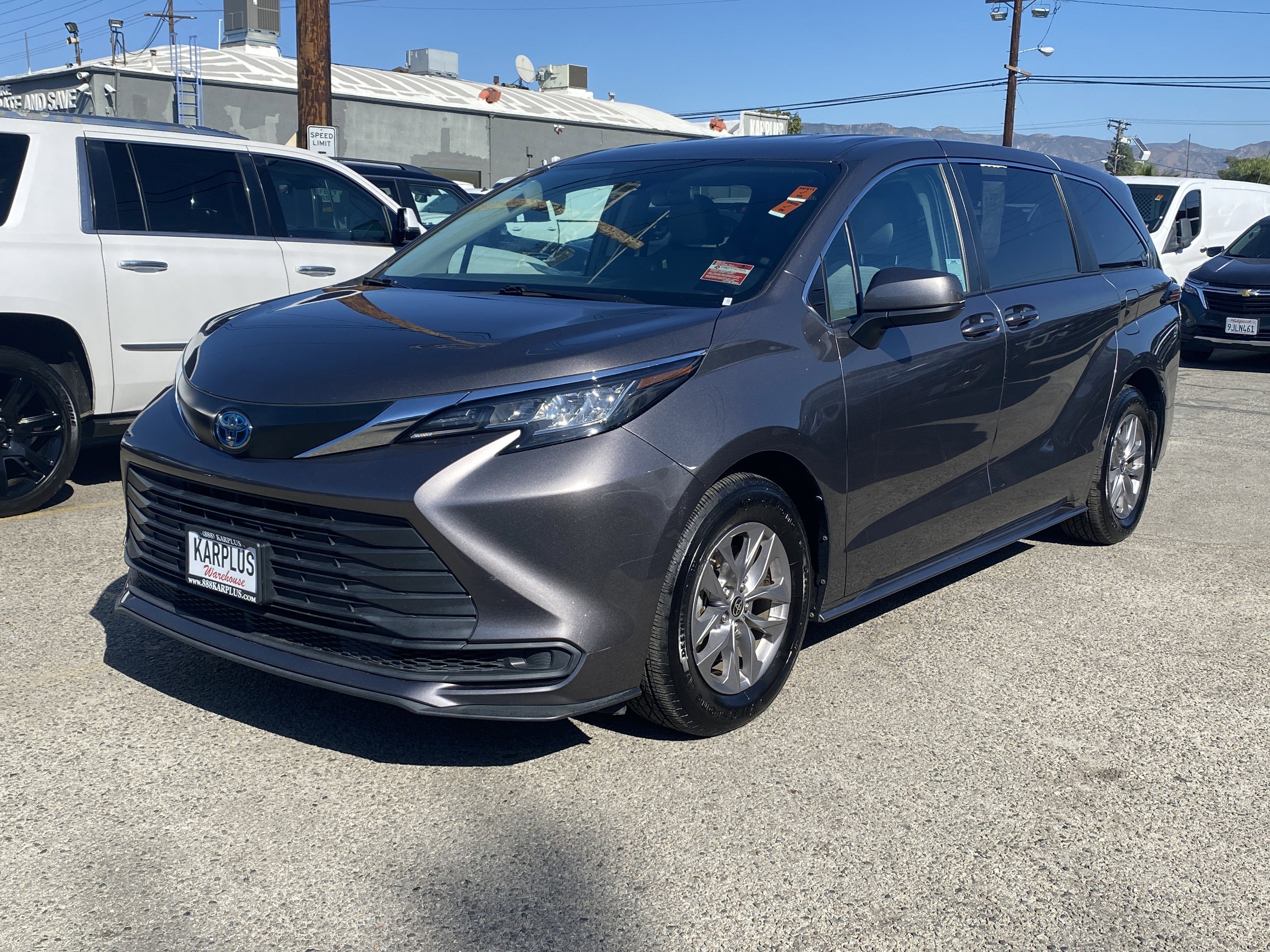 2022 Toyota Sienna LE