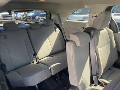 2022 Toyota Sienna LE