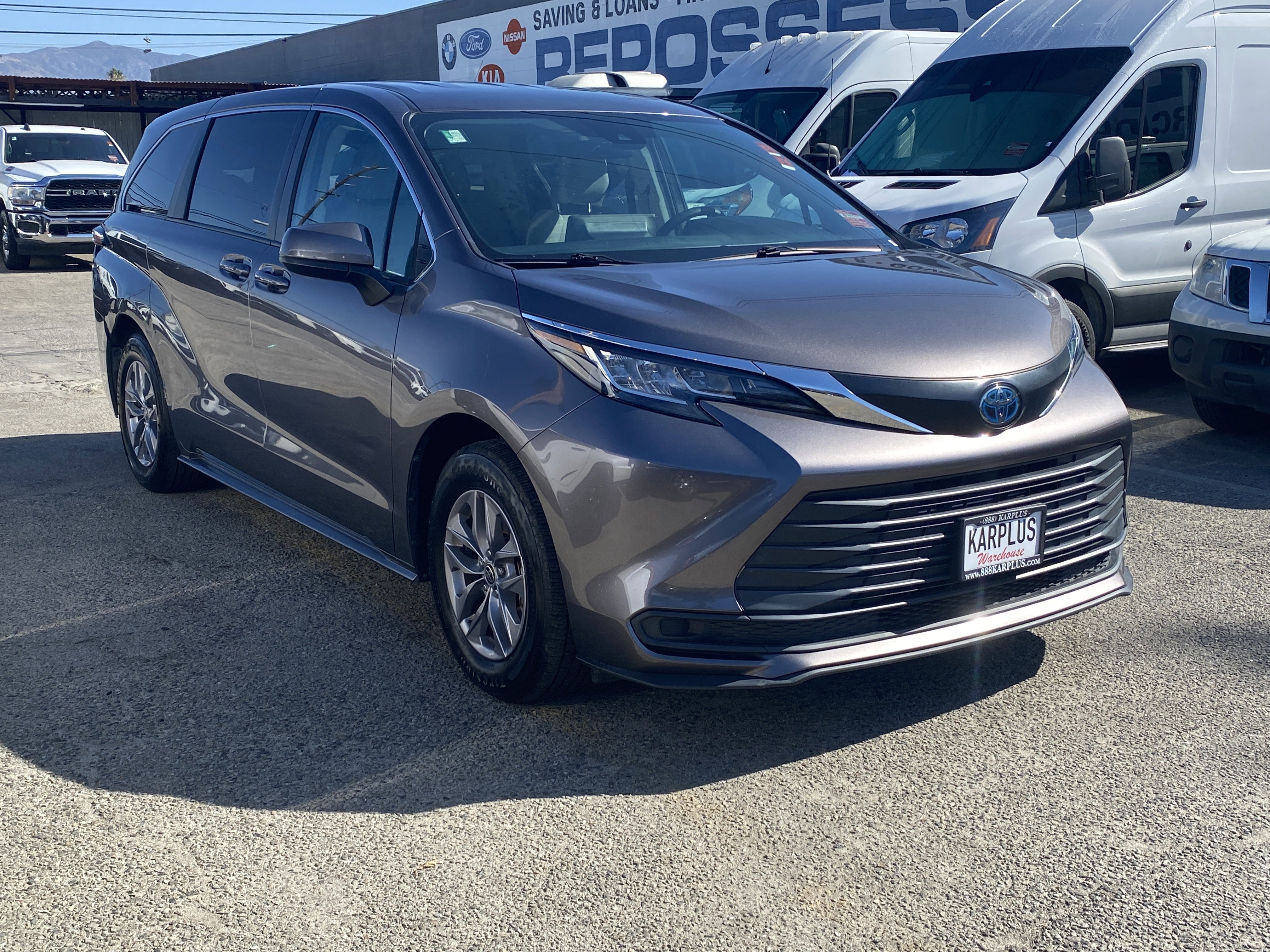 2022 Toyota Sienna LE