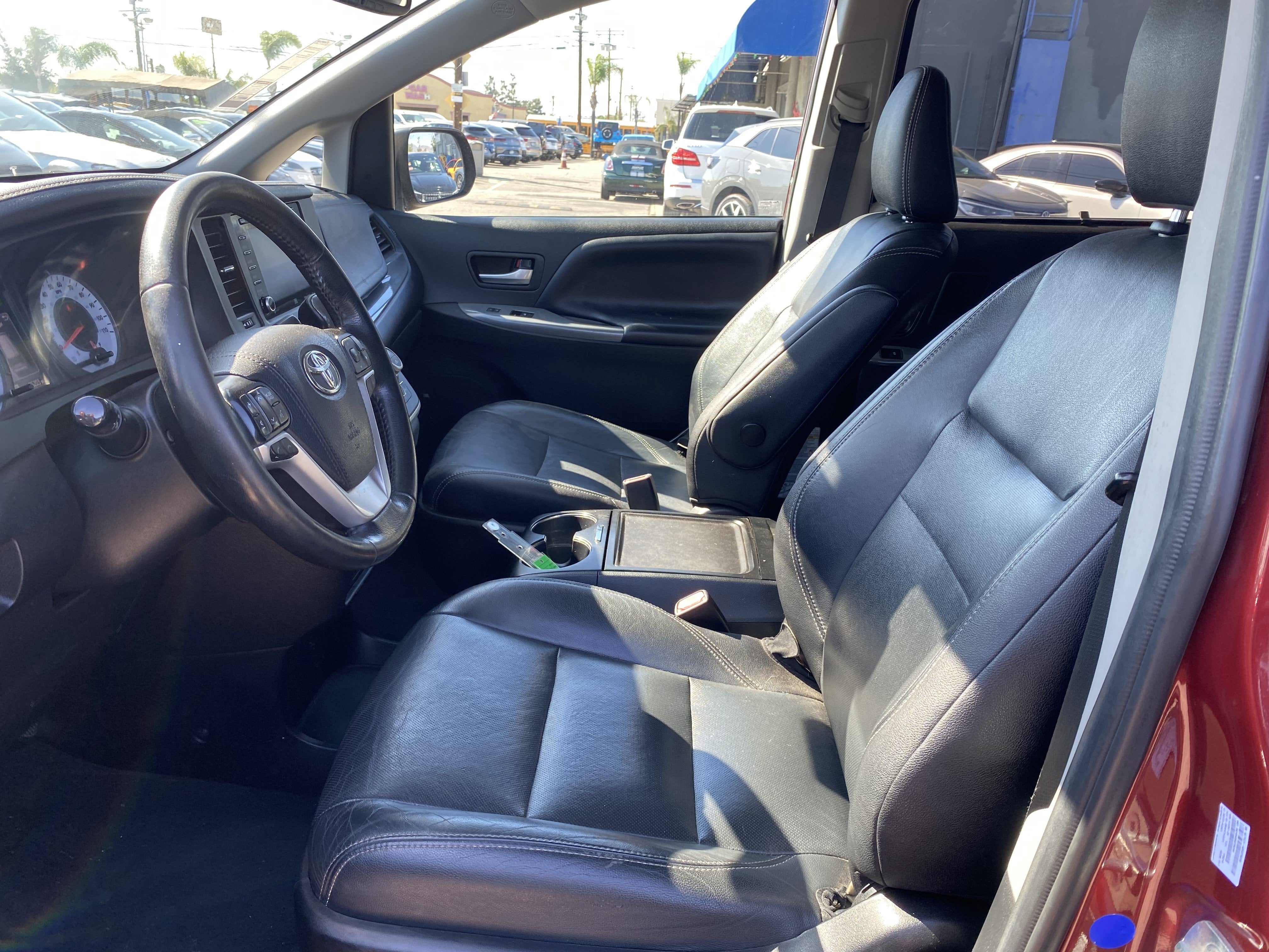 2020 Toyota Sienna SE Premium