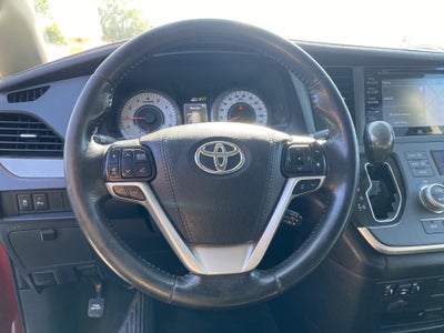 2020 Toyota Sienna SE Premium