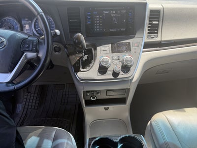 2015 Toyota Sienna XLE