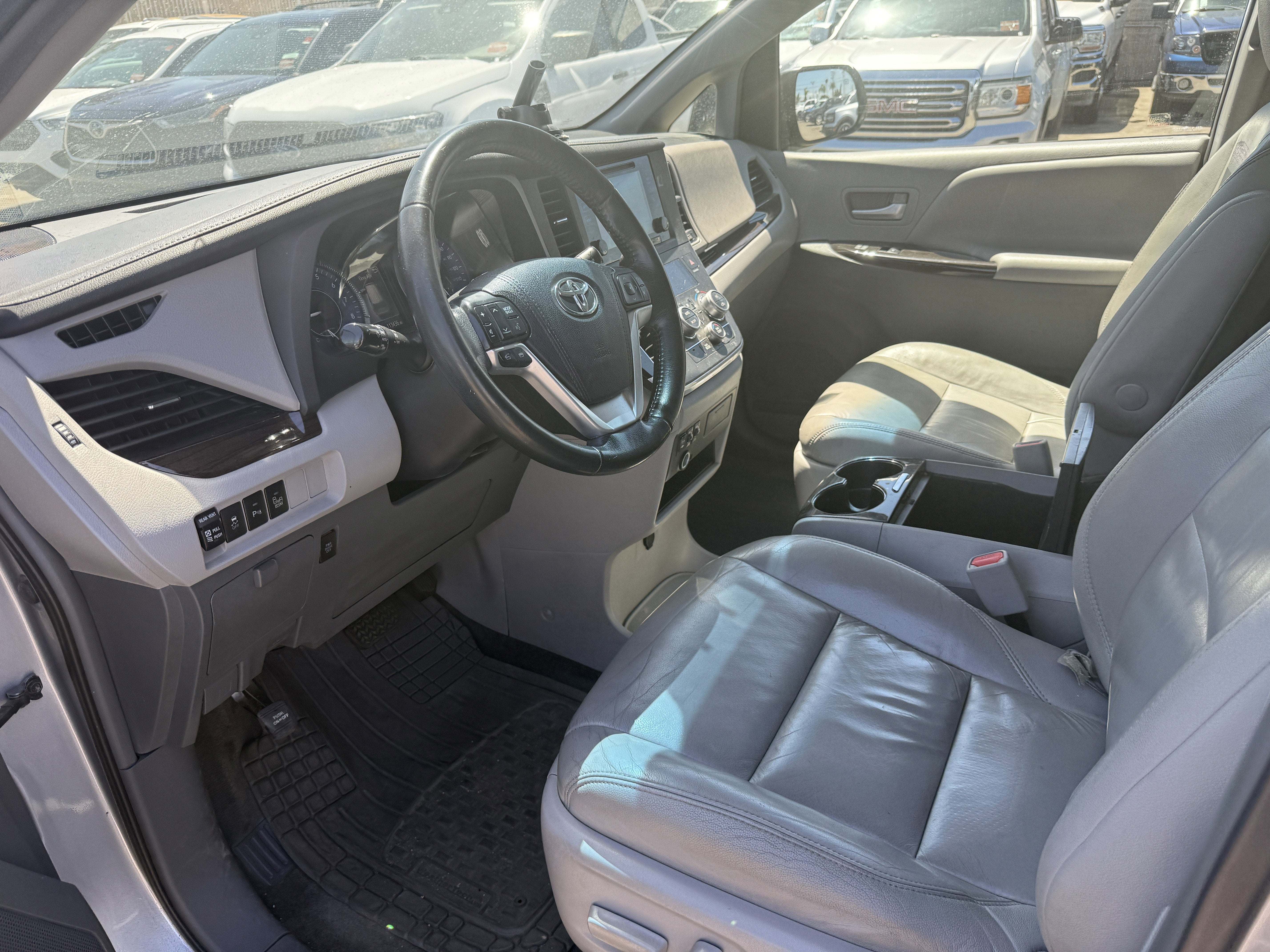 2015 Toyota Sienna XLE