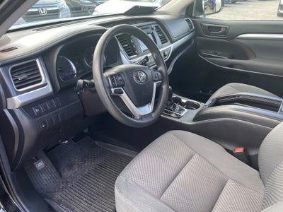 2018 Toyota Highlander LE